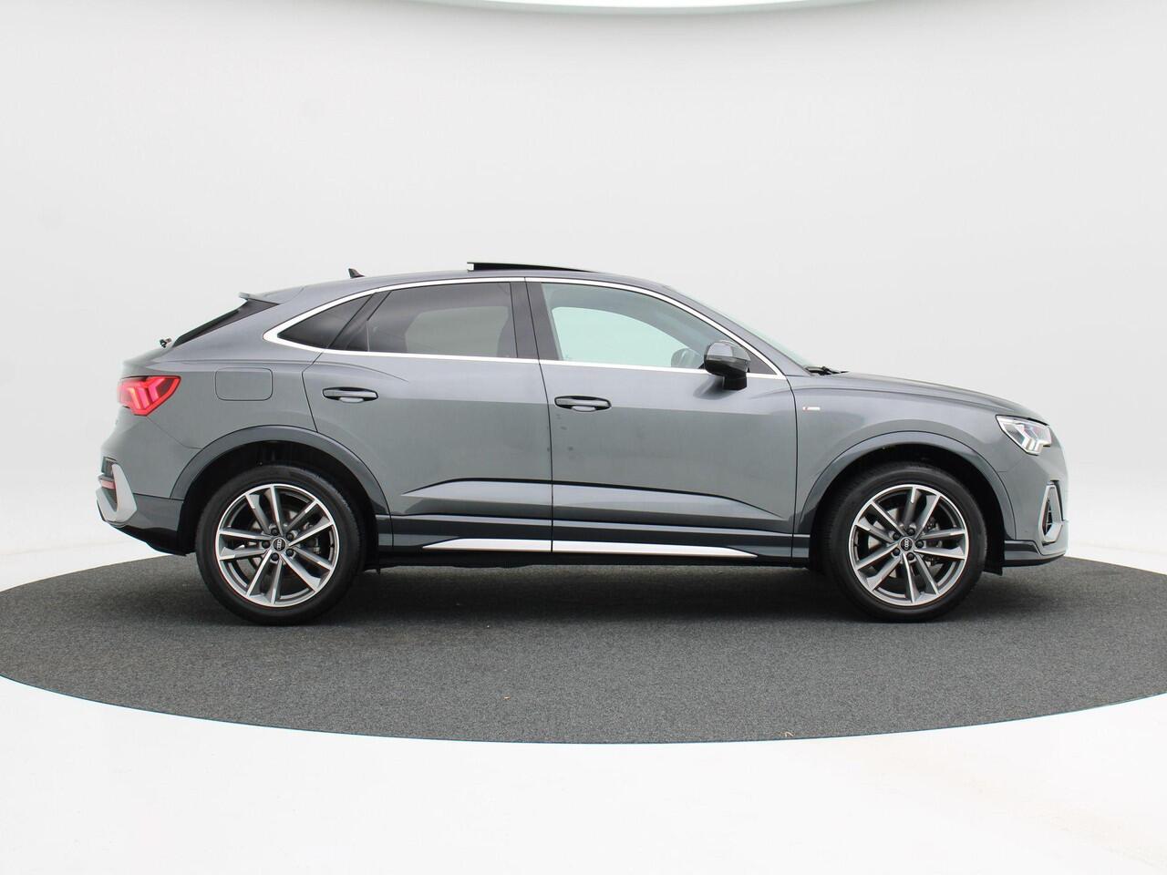 Audi Q3 Sportback 35 TFSi 150 Pk Automaat S-Line | Panoramadak | Adaptive Cruise | Navigatie | Camera | Carplay | 19 inch | 18.810 Km!!