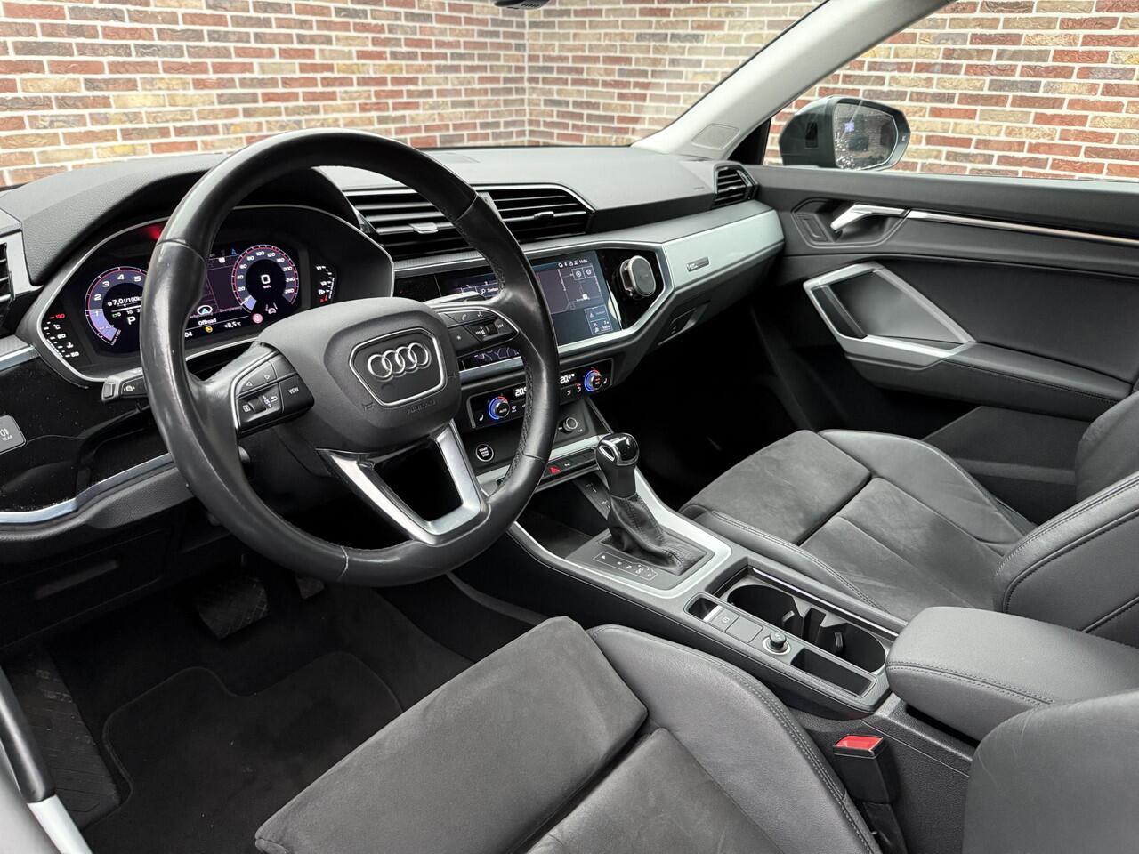 Audi Q3 35 TFSI S-Line Adaptive Cruise Control | Apple carplay & Android auto | Elektrische trekhaak