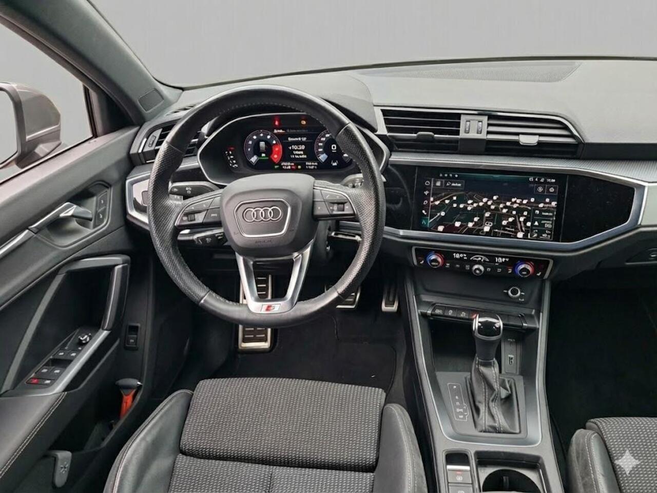 Audi Q3 35 TFSI S edition 150pk | Navigatie | Adaptieve cruise controle | Verwarmbare voorstoelen