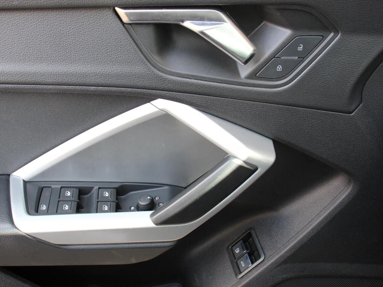 Audi Q3 Sportback 45 TFSI Attitude Plus PHEV 245 PK | Climatronic | Adaptive Cruise control | PDC V + A | Navigatie | Elektrische Kofferbak | Lichtmetalen Velgen