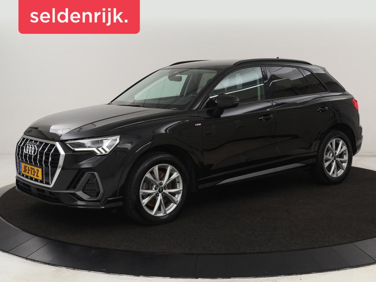 Audi Q3 45 TFSI e S edition | Stoelverwarming | Adaptive cruise | Virtual Cockpit | Half leder | Camera | Carplay | Sportstoelen | Navigatie | Full LED | PHEV | Plug In