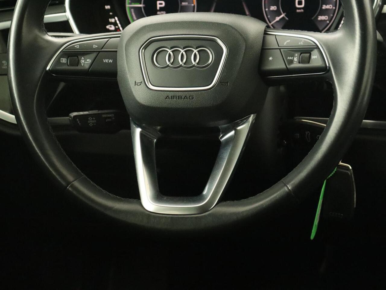 Audi Q3 45 TFSI e S edition | Stoelverwarming | Adaptive cruise | Virtual Cockpit | Half leder | Camera | Carplay | Sportstoelen | Navigatie | Full LED | PHEV | Plug In
