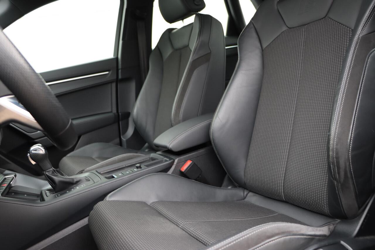 Audi Q3 35 TFSI S edition 150pk S-Tronic | 19'' Lichtmetaal | Elektrische achterklep