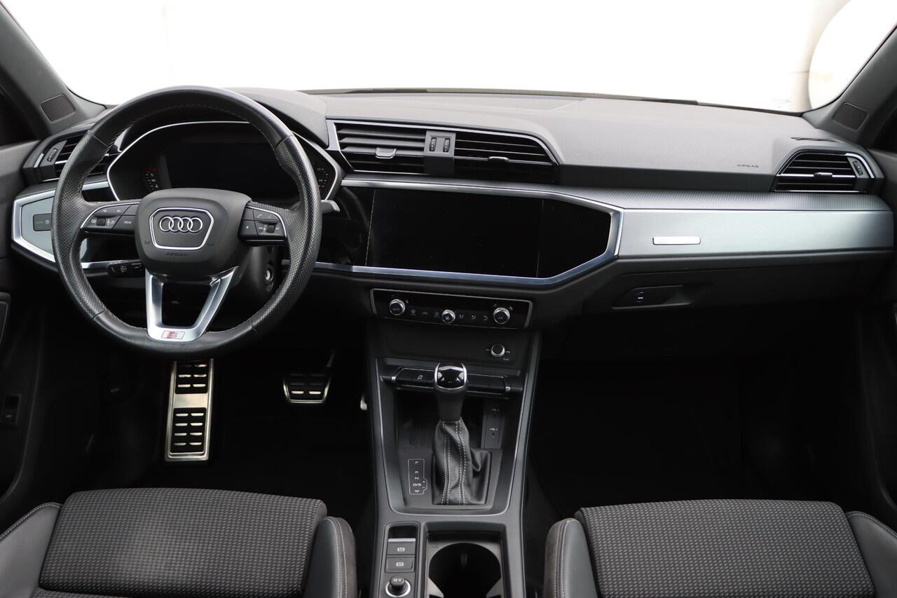 Audi Q3 35 TFSI S edition 150pk S-Tronic | 19'' Lichtmetaal | Elektrische achterklep