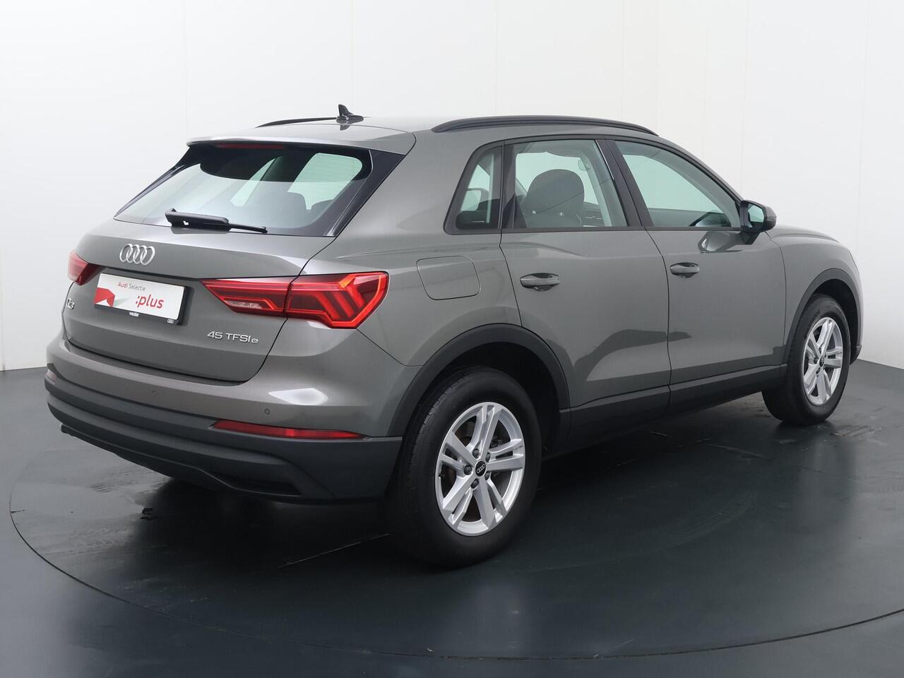 Audi Q3 45 TFSI e edition | 245 PK | SoH 93% | Adaptive cruise control | Navigatiesysteem | Full LED koplampen | Audi sound system | Climate control |