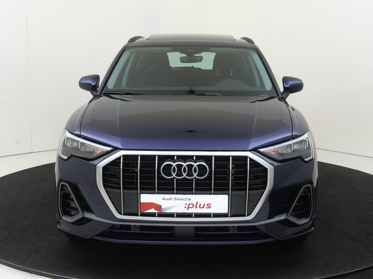 Audi Q3 45 TFSI e S edition | Panoramadak | Trekhaak | Navigatie Plus | Dodehoek detectie | Keyless | Achteruitrijcamera | Cruise control | CarPlay |