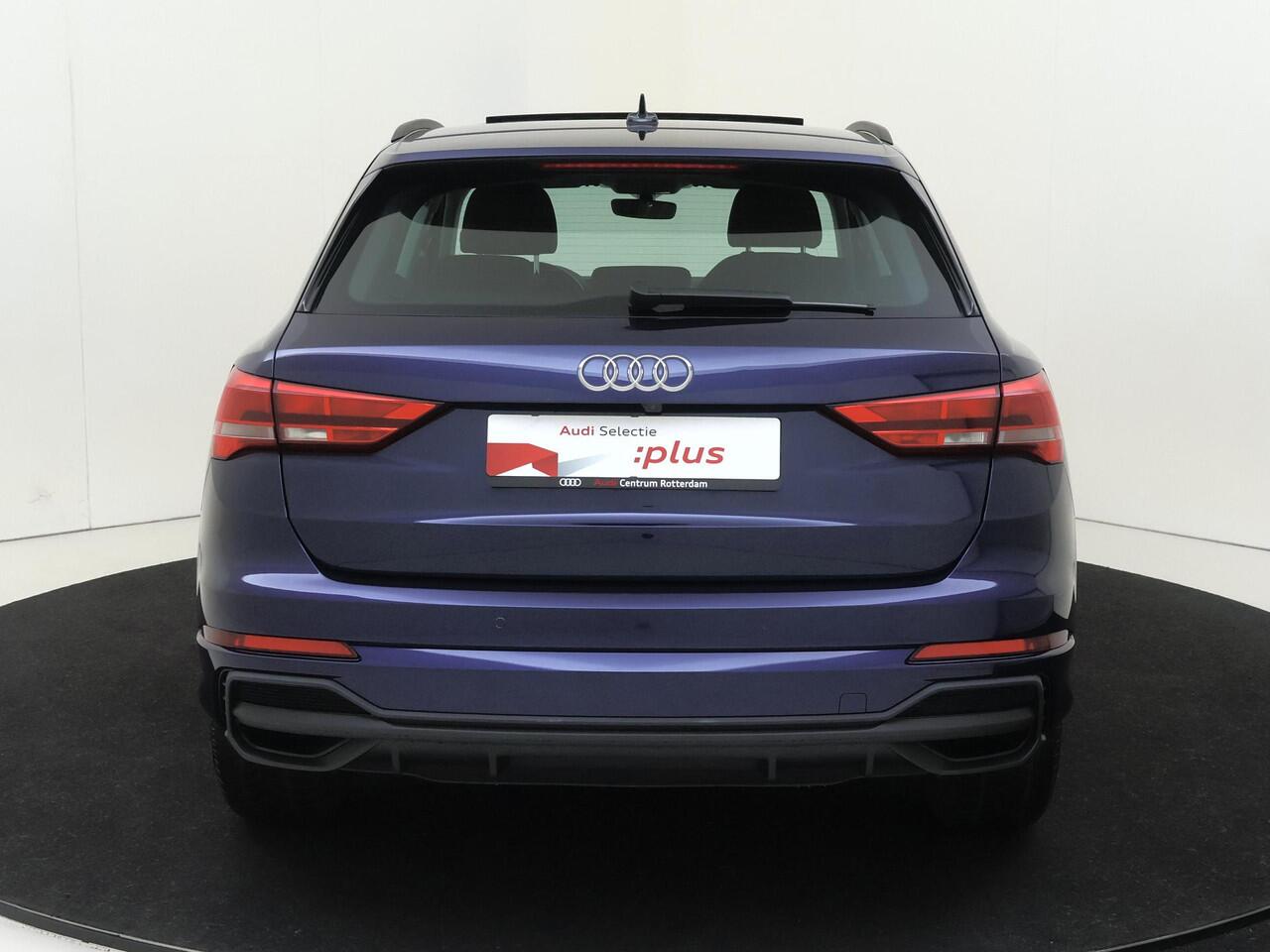 Audi Q3 45 TFSI e S edition | Panoramadak | Trekhaak | Navigatie Plus | Dodehoek detectie | Keyless | Achteruitrijcamera | Cruise control | CarPlay |
