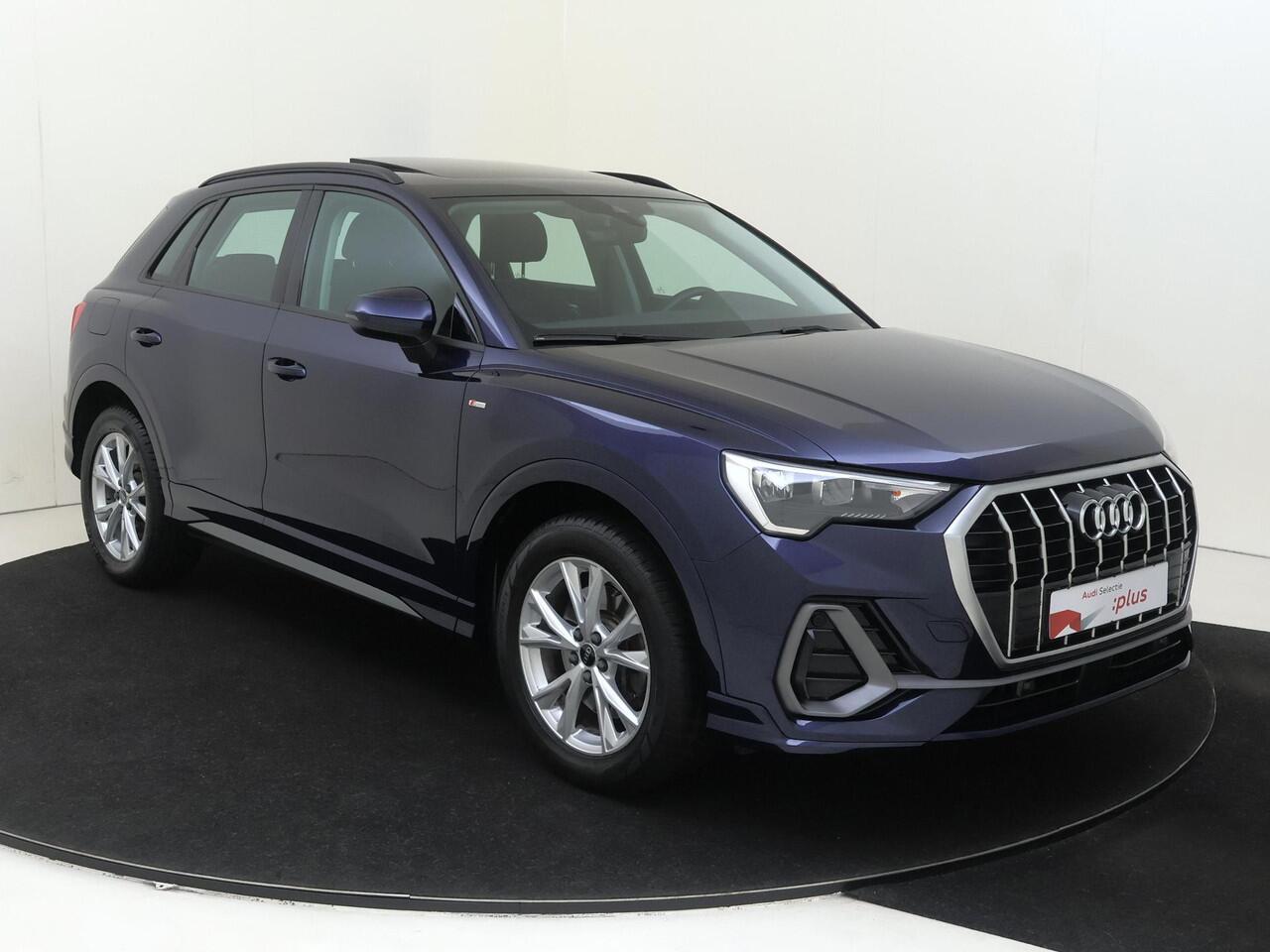 Audi Q3 45 TFSI e S edition | Panoramadak | Trekhaak | Navigatie Plus | Dodehoek detectie | Keyless | Achteruitrijcamera | Cruise control | CarPlay |