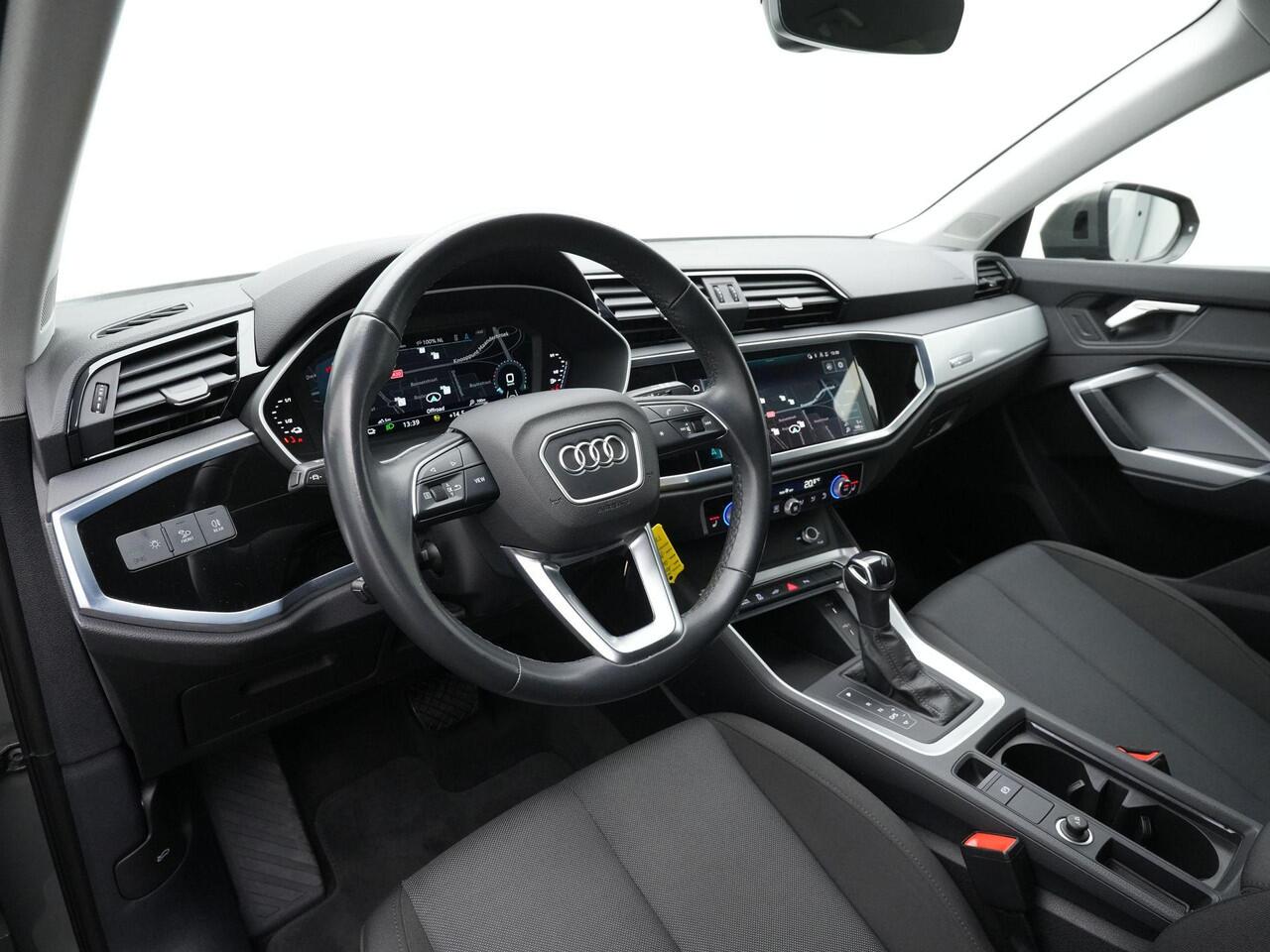 Audi Q3 45 TFSI e 245 pk S-tronic Advanced edition | Stoelverwarming | Adaptive Cruise | Navigatie | Parkeersensoren voor/achter