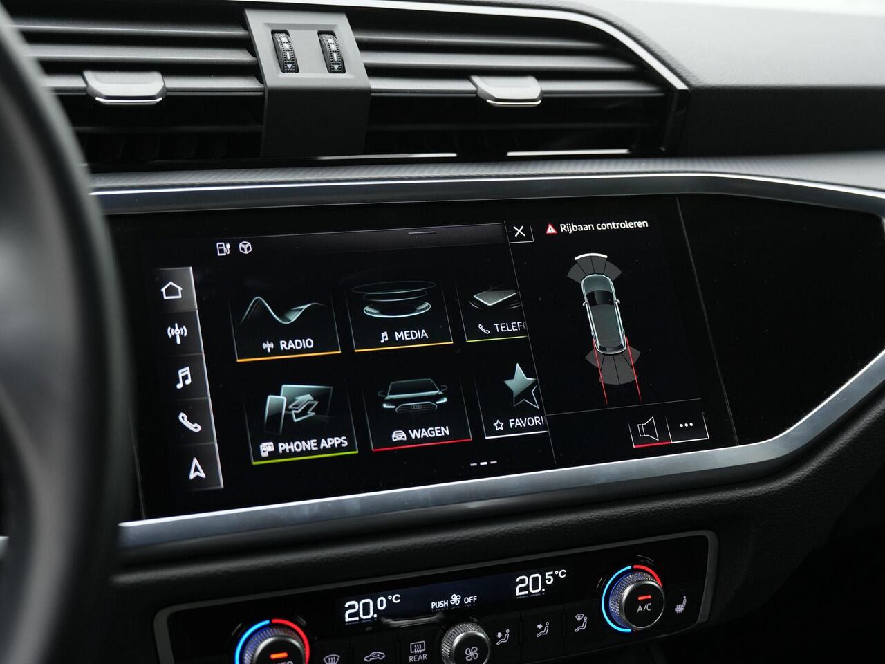 Audi Q3 45 TFSI e 245 pk S-tronic Advanced edition | Stoelverwarming | Adaptive Cruise | Navigatie | Parkeersensoren voor/achter