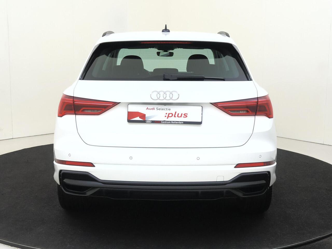 Audi Q3 45 TFSI e S edition | SoH 93% | Full LED verlichting | CarPlay | Dodehoek detectie | Grootlichtassistent | Rijprogramma 'Drive Select' | Lane- en frontassist |