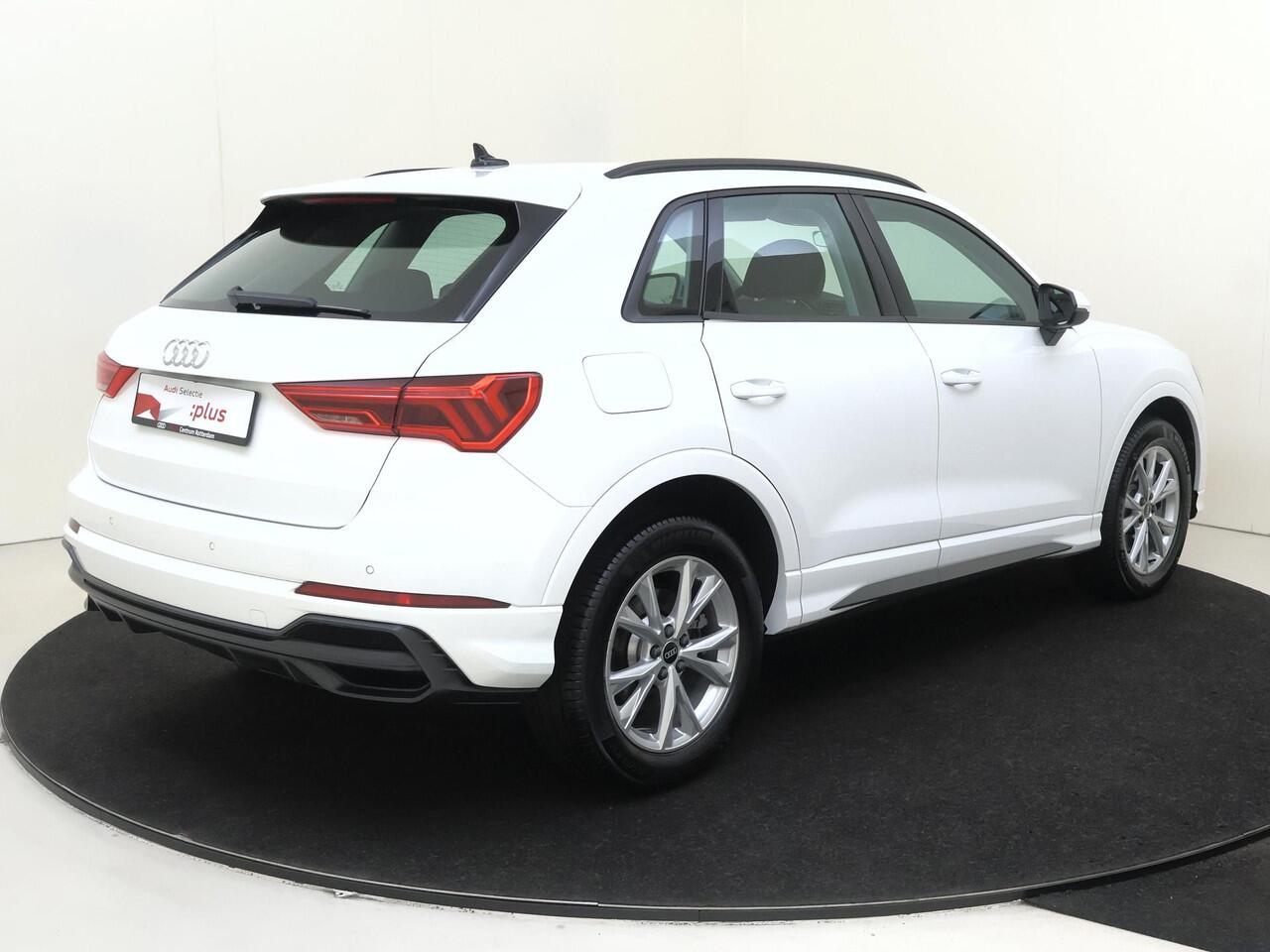 Audi Q3 45 TFSI e S edition | SoH 93% | Full LED verlichting | CarPlay | Dodehoek detectie | Grootlichtassistent | Rijprogramma 'Drive Select' | Lane- en frontassist |
