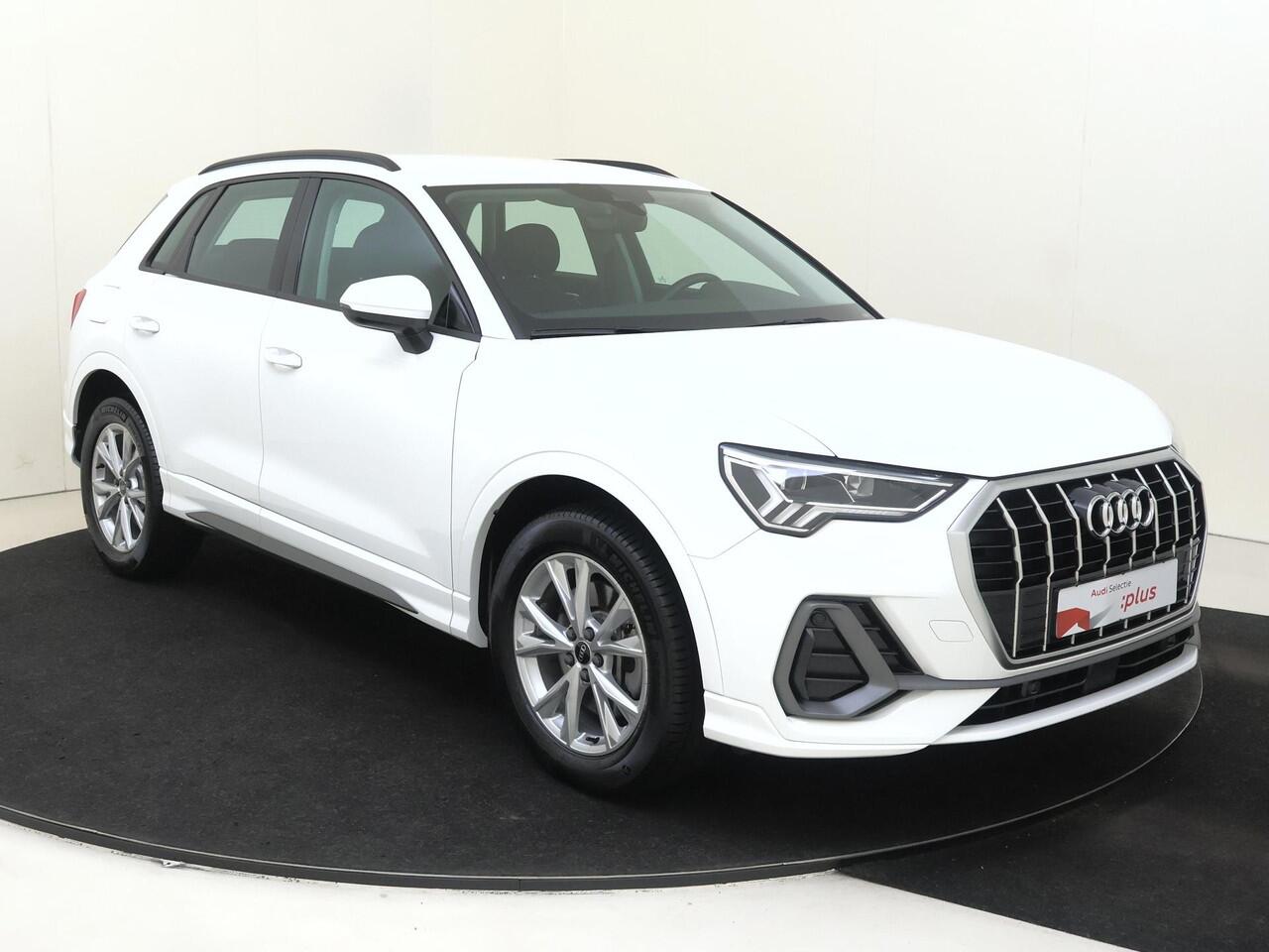 Audi Q3 45 TFSI e S edition | SoH 93% | Full LED verlichting | CarPlay | Dodehoek detectie | Grootlichtassistent | Rijprogramma 'Drive Select' | Lane- en frontassist |