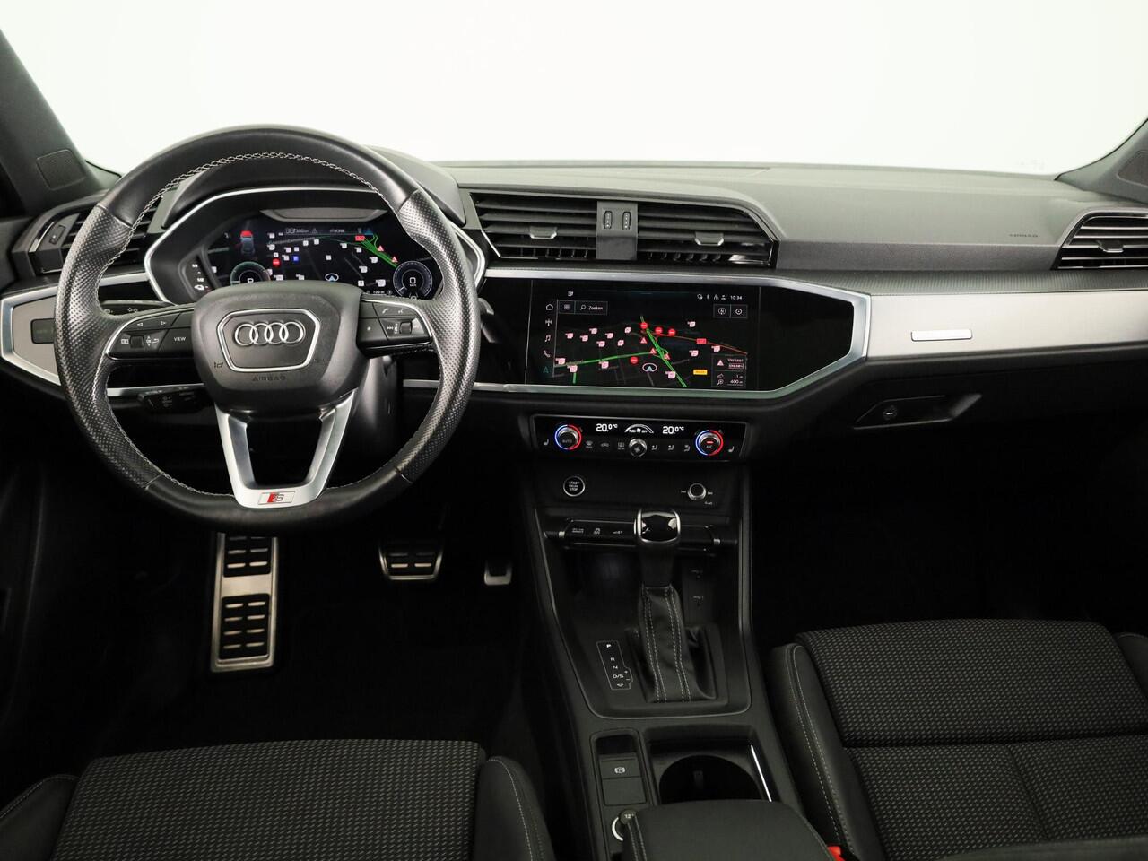 Audi Q3 45 TFSI e S edition 245pk | Panoramadak | Navgatie | Keyless Entry | Matrix Led |
