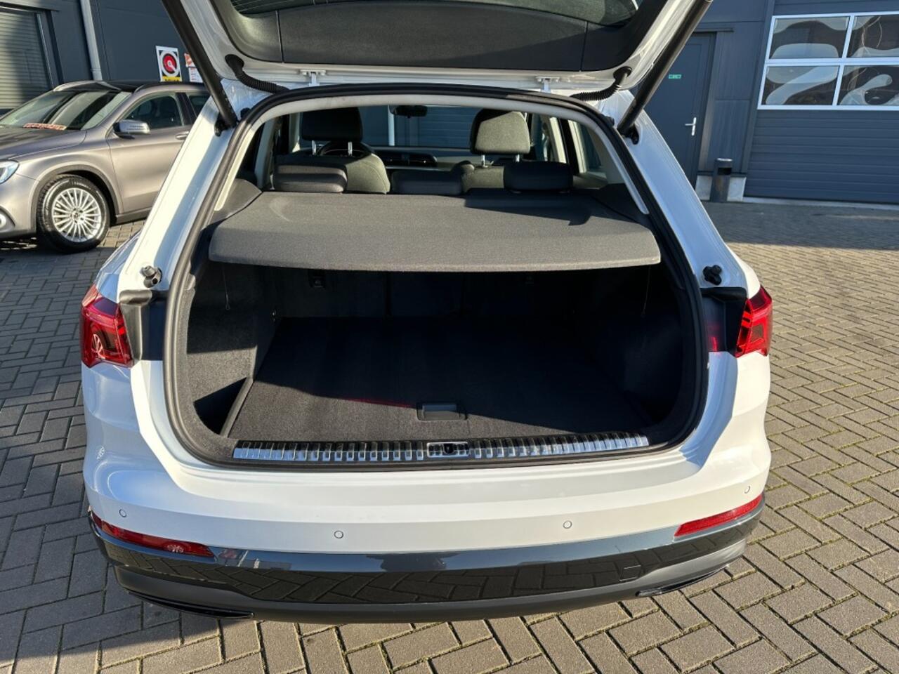 Audi Q3 35 TFSi Advanced Edition, NAP, 1e eigenaar! Dealer onderhouden,