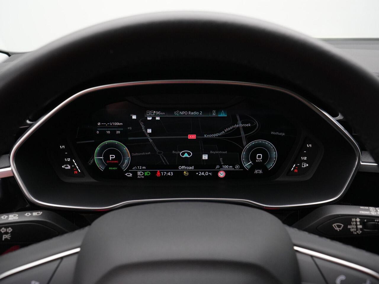 Audi Q3 Sportback 45 TFSI e 245 pk S-tronic | Matrix LED | Panoramadak | Optiekpakket zwart | Cruise control | Stoelverwarming | SONOS sound | 20 inch lichtmetalen velgen