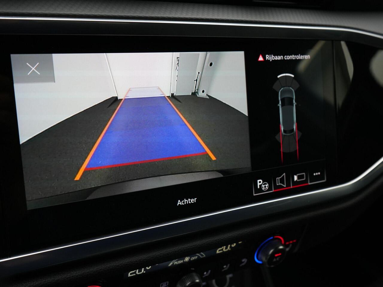 Audi Q3 Sportback 45 TFSI e 245 pk S-tronic S Edition / S-Line | Achteruitrijcamera | Navigatie | Stoelverwarming | Adaptive Cruise