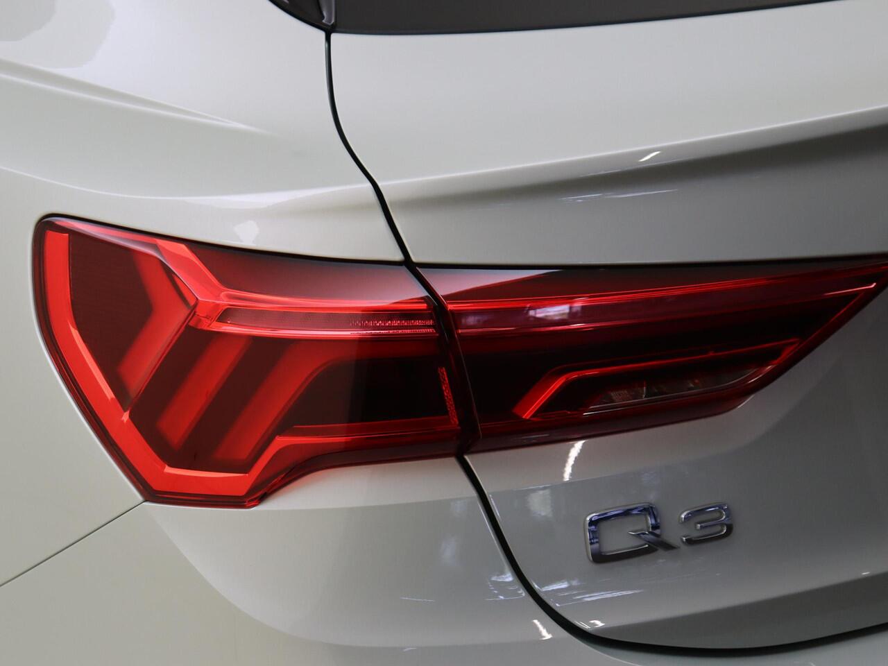 Audi Q3 Sportback 45 TFSI e edition | Adaptieve cruise control | Full LED verlichting | CarPlay | Stoelverwarming | Elektrische achterklep | Bluetooth |