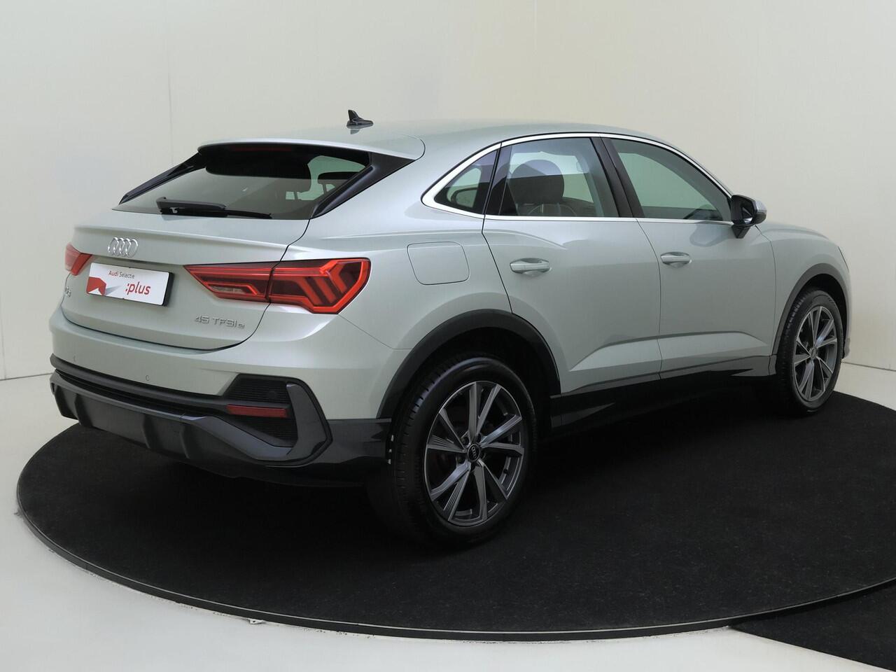 Audi Q3 Sportback 45 TFSI e edition | Adaptieve cruise control | Full LED verlichting | CarPlay | Stoelverwarming | Elektrische achterklep | Bluetooth |