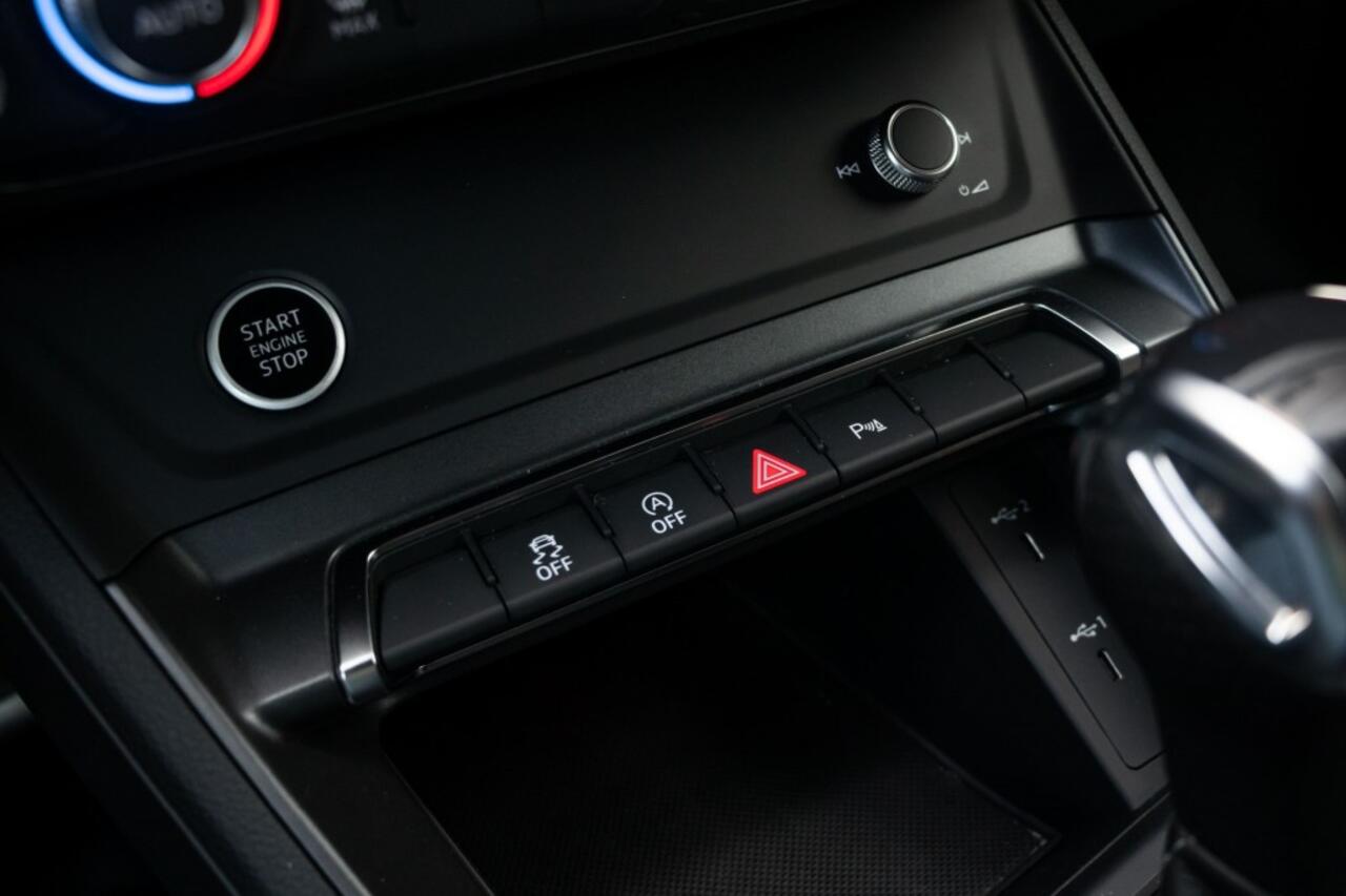 Audi Q3 35 TFSI, S-line, Black pakket