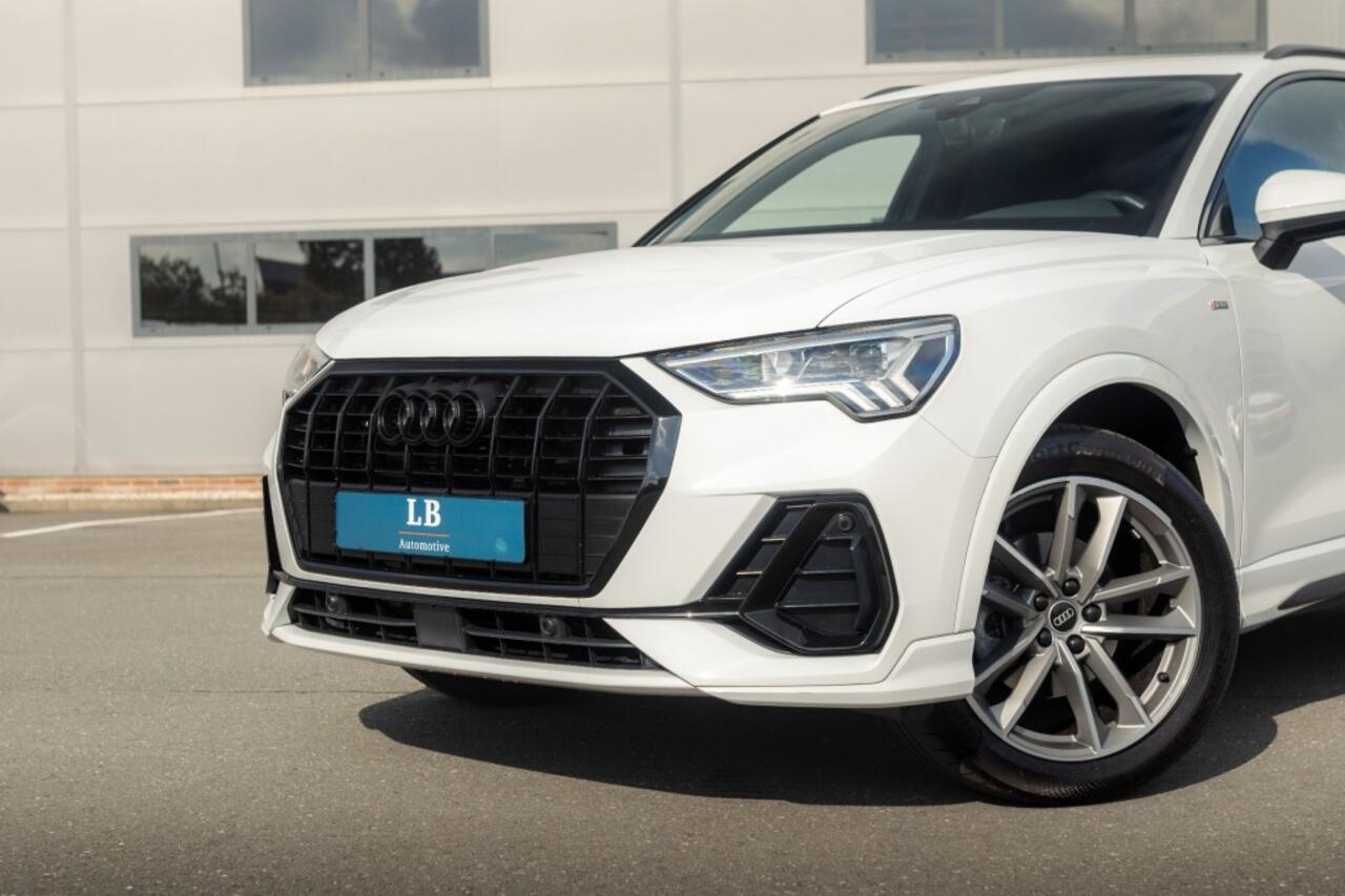 Audi Q3 35 TFSI, S-line, Black pakket