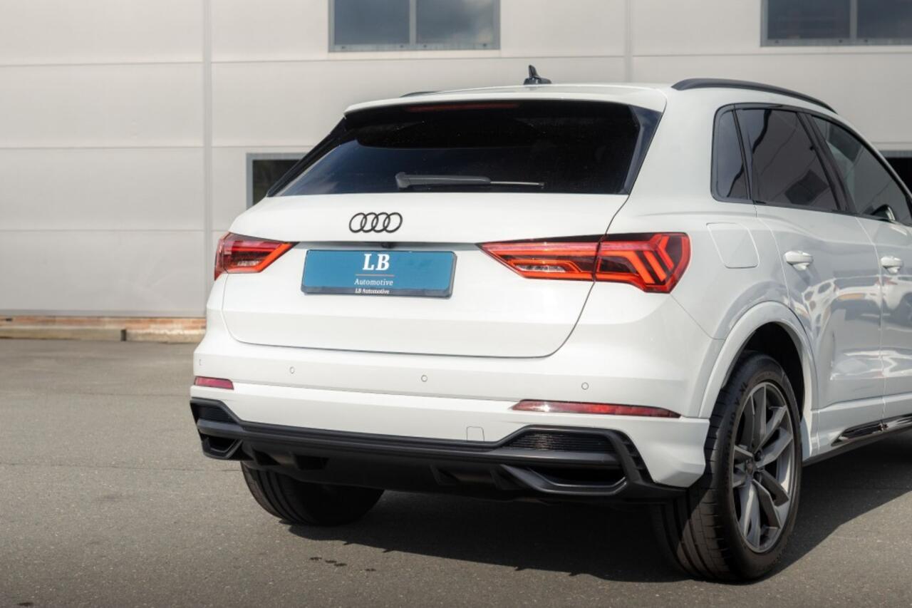 Audi Q3 35 TFSI, S-line, Black pakket