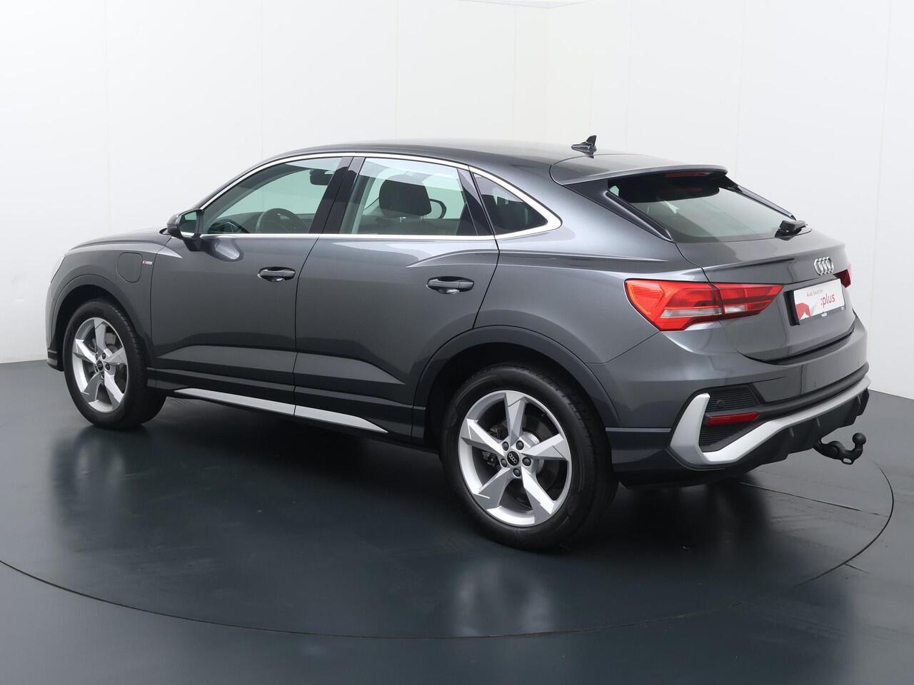 Audi Q3 Sportback 45 TFSI e S Edition | 245 PK | SoH 83% | Trekhaak | Navigatiesysteem | Adaptive cruise control | S line |