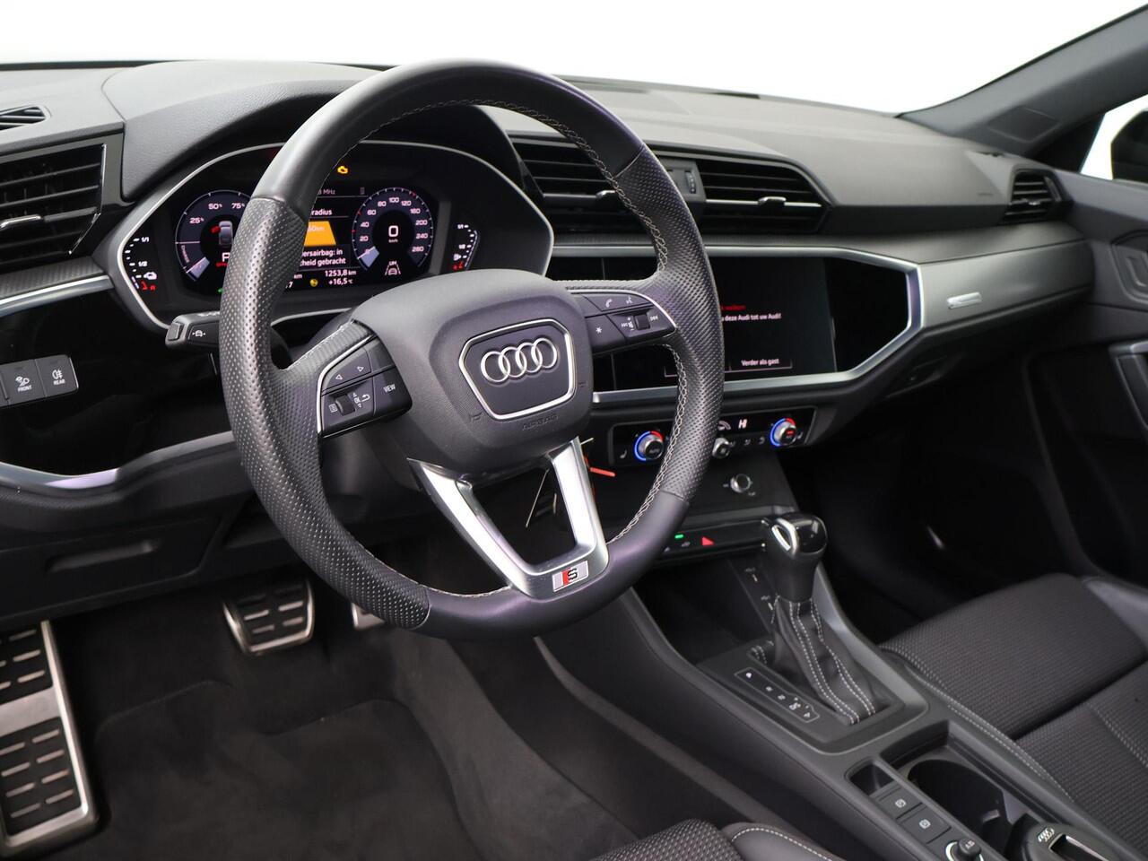 Audi Q3 Sportback 45 TFSI e Edition | 245 PK | SoH 86% | Voorstoelen verwarmd | Full LED verlichting | Apple Carplay/Android Auto | S line |