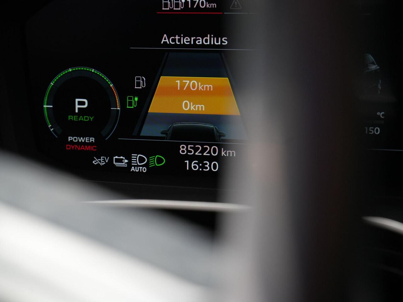 Audi Q3 45 TFSI e 245 pk S-tronic edition | Achteruitrijcamera | Stoelverwarming | Carplay | 18 inch