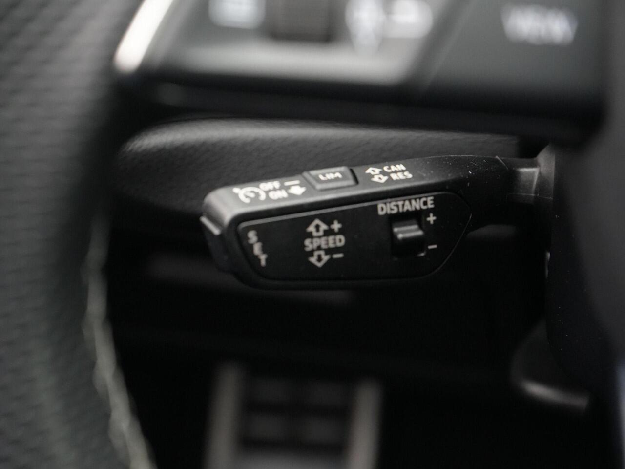 Audi Q3 Sportback 45 TFSI e 245 pk S-tronic S Edition / S-Line | Panoramadak | Trekhaak | Rondomzicht camera | Stoel- stuurverwarming | Optiekpakket zwart plus | ACC | | Privacy glas | 19 inch