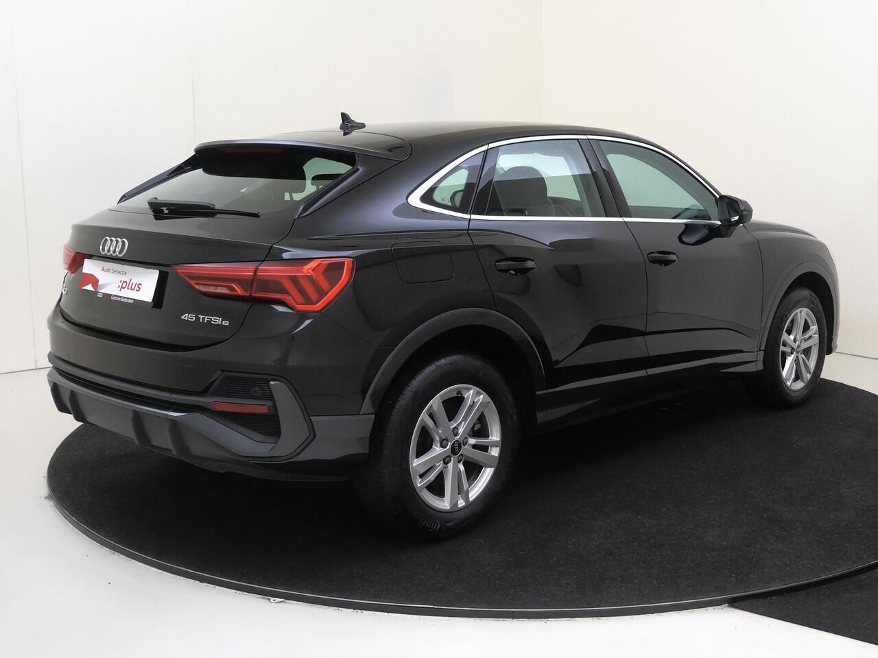 Audi Q3 Sportback 45 TFSI e Business Edition | CarPlay | Adaptieve cruise control | Elektrische achterklep | Stoelverwarming | Digital cockpit | Full LED verlichting | Grootlichtassistent |