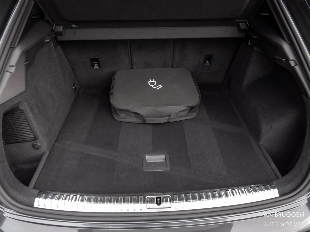 Audi Q3 45 TFSI E S-Line Pano SONOS Trekhaak Camera ACC Leer