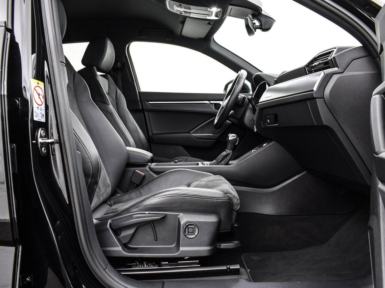 Audi Q3 Sportback 45 TFSIe 245pk S-Tronic S Edition · Camera · Side Assist · Adaptive Cruise Control · Zwart Optiek · Keyless · Stoelverwarming · Elek. Achterklep · 19"Velgen · Apple/Android Car Play