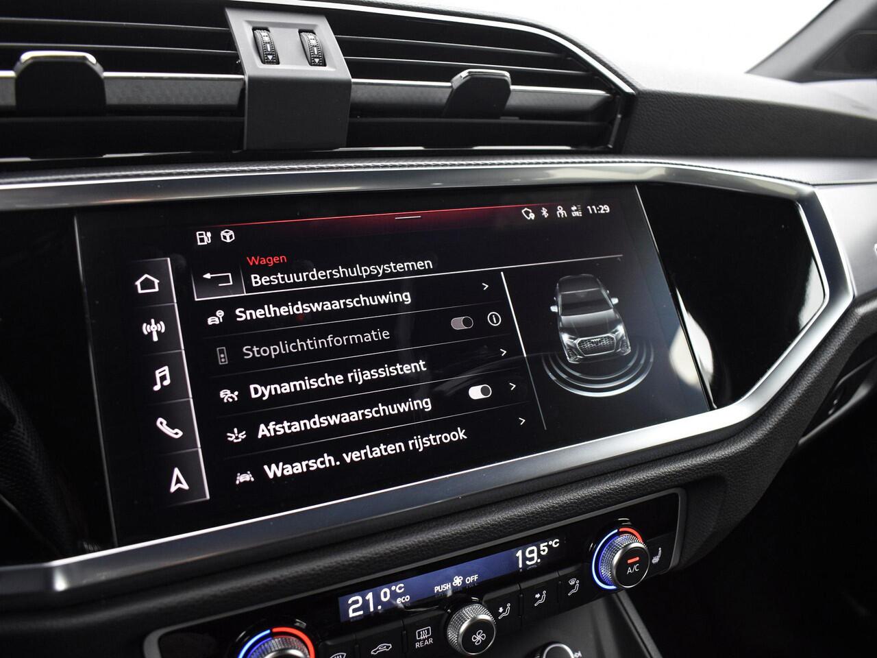 Audi Q3 Sportback 45 TFSIe 245pk S-Tronic S Edition · Camera · Side Assist · Adaptive Cruise Control · Zwart Optiek · Keyless · Stoelverwarming · Elek. Achterklep · 19"Velgen · Apple/Android Car Play