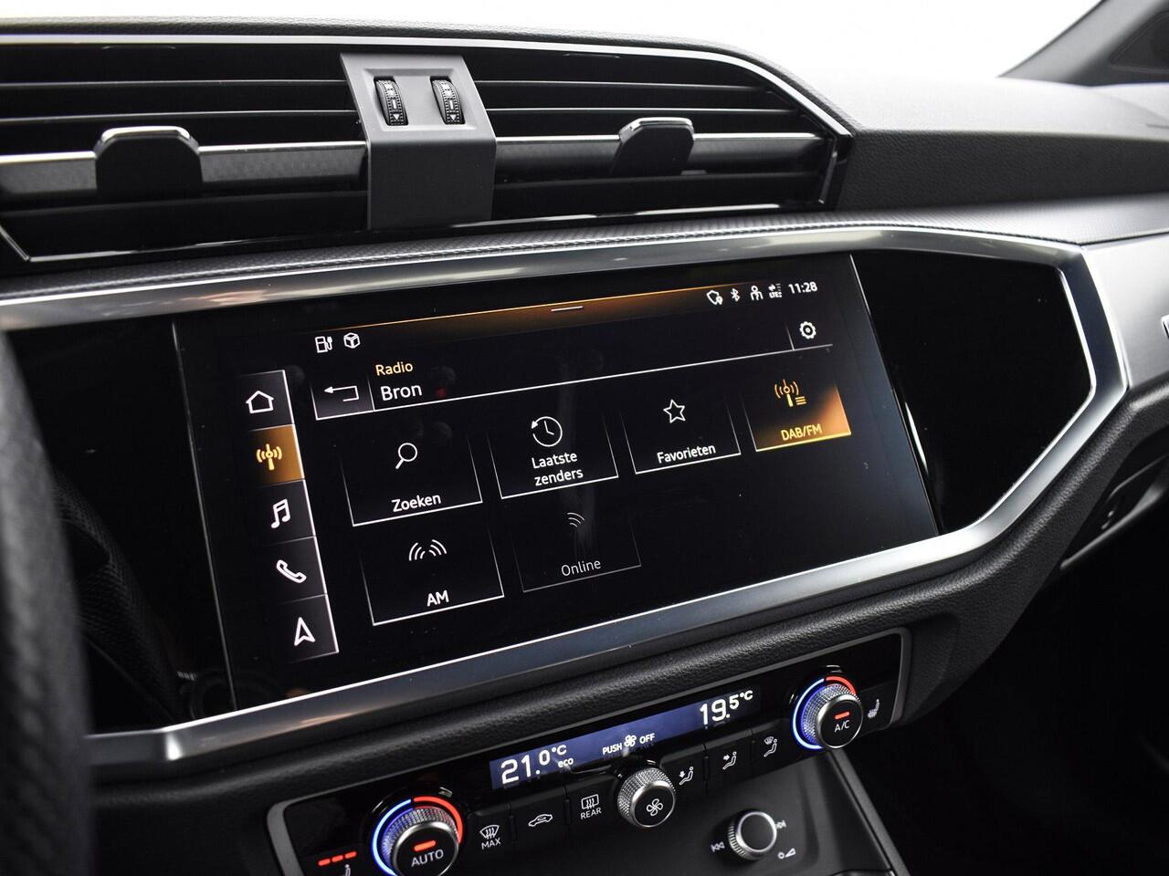 Audi Q3 Sportback 45 TFSIe 245pk S-Tronic S Edition · Camera · Side Assist · Adaptive Cruise Control · Zwart Optiek · Keyless · Stoelverwarming · Elek. Achterklep · 19"Velgen · Apple/Android Car Play