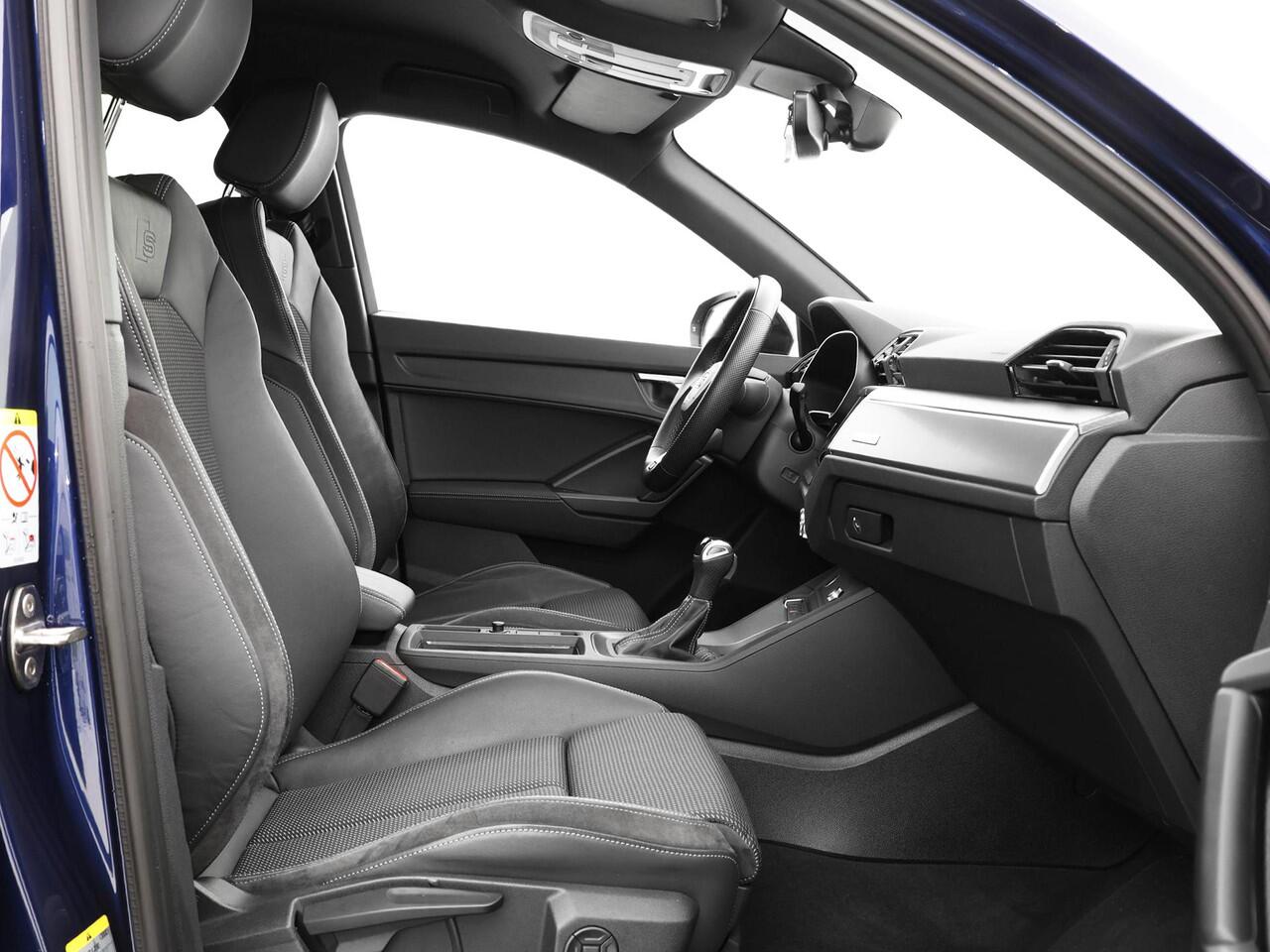 Audi Q3 35 TFSI 150pk S-tronic S edition · Camera · Apple/Android Car Play · P-Sensoren · Keyless · Stoelverwarming · 19'' Inch · Garantie t/m 07-09-2027 of 100.000km