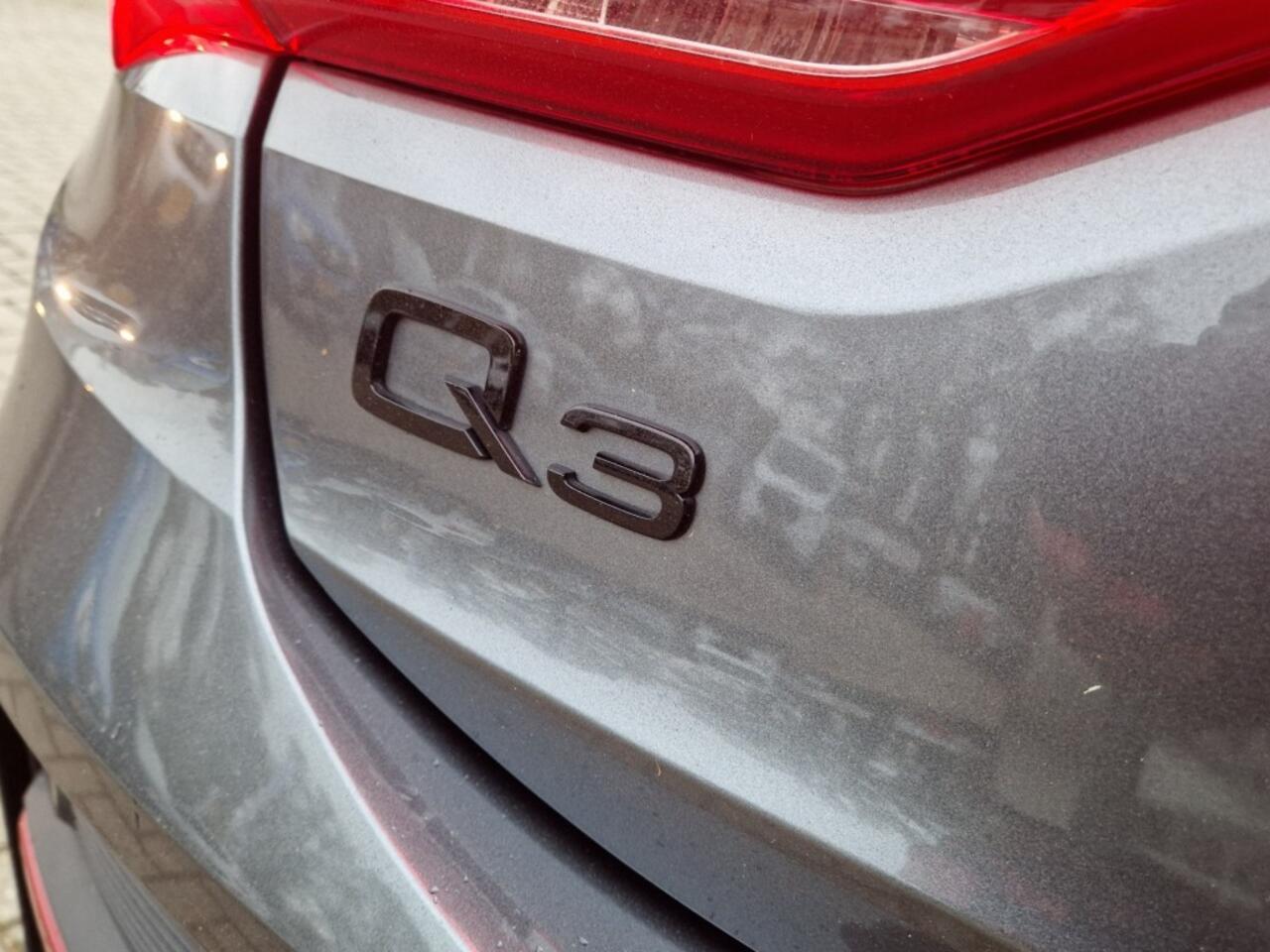 Audi Q3 45 TFSIe 245pk S-Line BlackL.Virtual Navi Apple Camera Leder Hybride