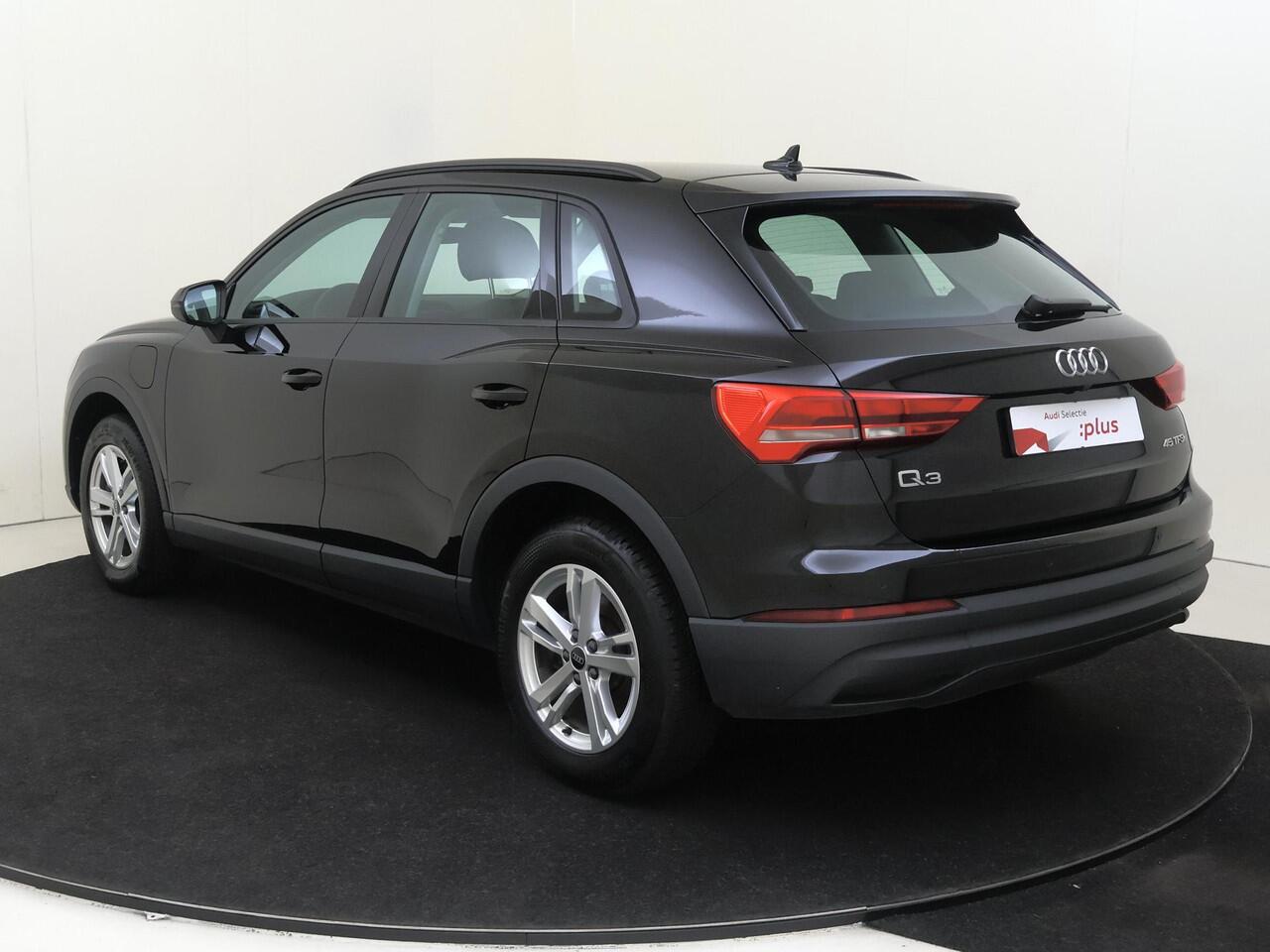 Audi Q3 45 TFSI e Advanced edition | Trekhaak | Lederen bekleding | Dodehoek detectie | Navigatie Plus | Stoelverwarming | Achteruitrijcamera | Cruise control |