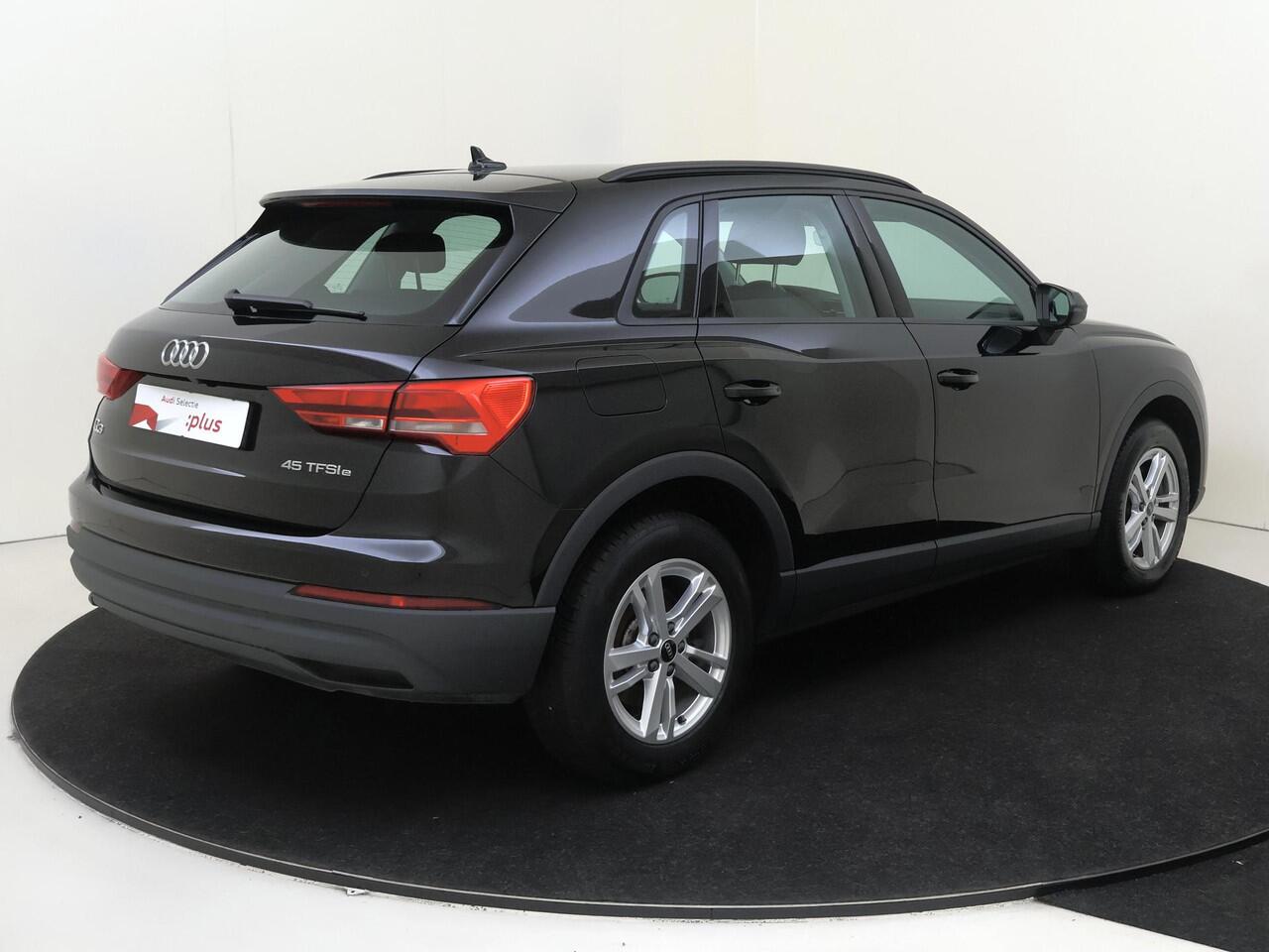 Audi Q3 45 TFSI e Advanced edition | Trekhaak | Lederen bekleding | Dodehoek detectie | Navigatie Plus | Stoelverwarming | Achteruitrijcamera | Cruise control |
