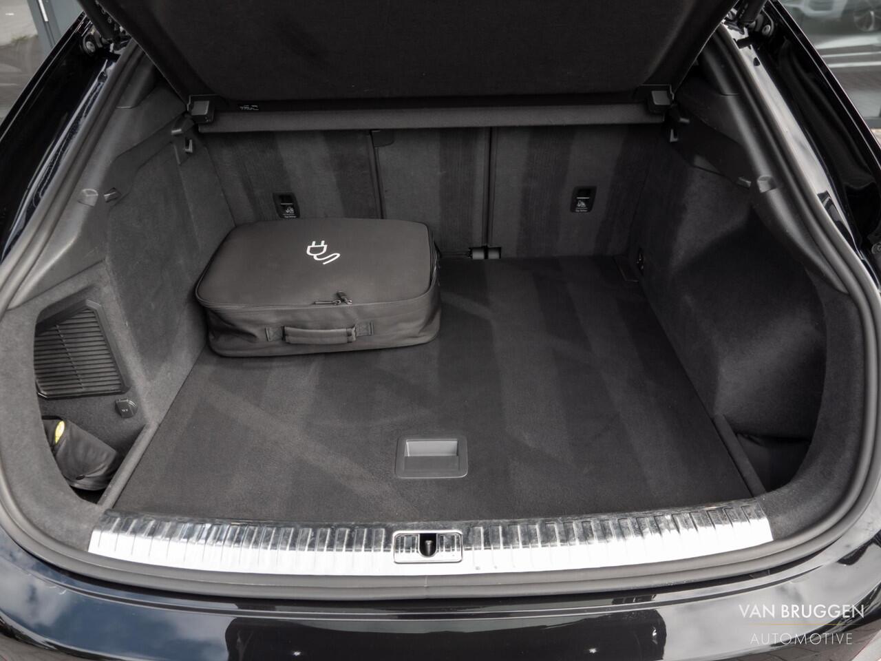 Audi Q3 Sportback 45 TFSI e S-Line Pano SONOS E-Stoelen Camera 20"