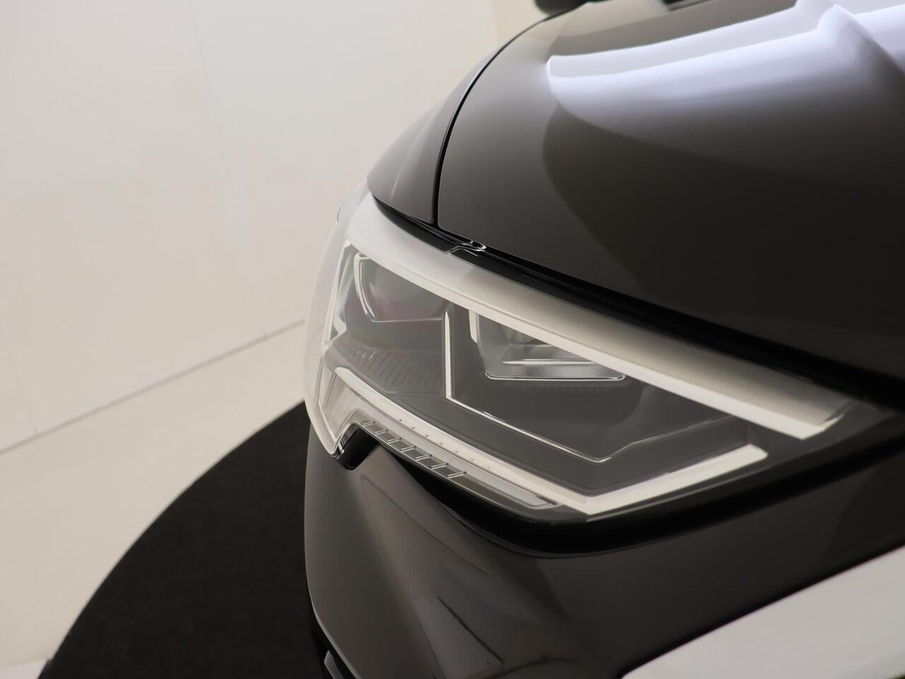 Audi Q3 Sportback 45 TFSI e S Edition | Trekhaak | Achteruitrijcamera | Stoelverwarming | Dodehoek detectie | Keyless | Adaptieve cruise control | Navigatie Plus | Bluetooth |