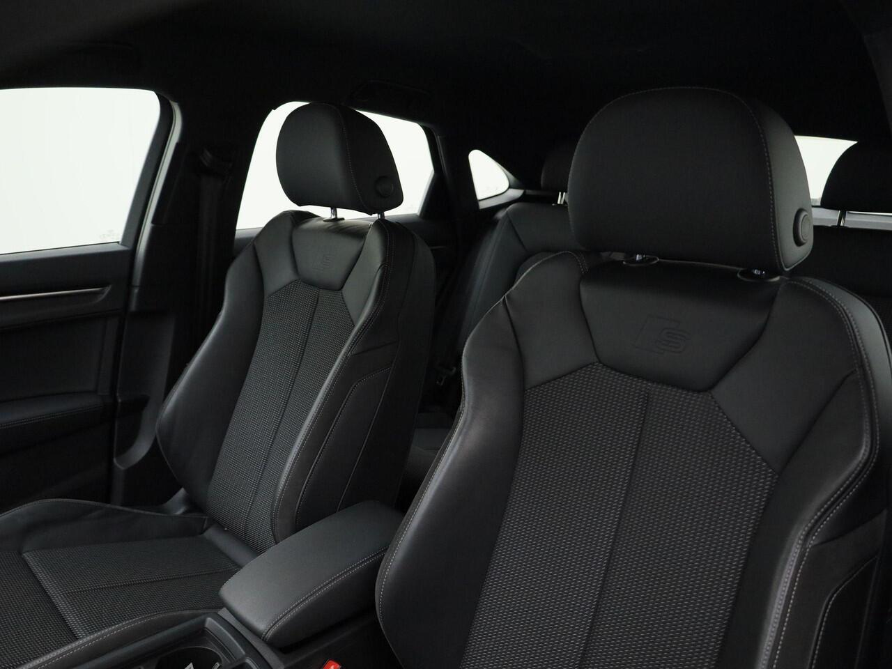 Audi Q3 Sportback 45 TFSIe 245PK S Edition · Navigatie · Camera · Apple/Android Car Play · Adaptive Cruise Control · Garantie t/m 12-03-2026 of 100000km.