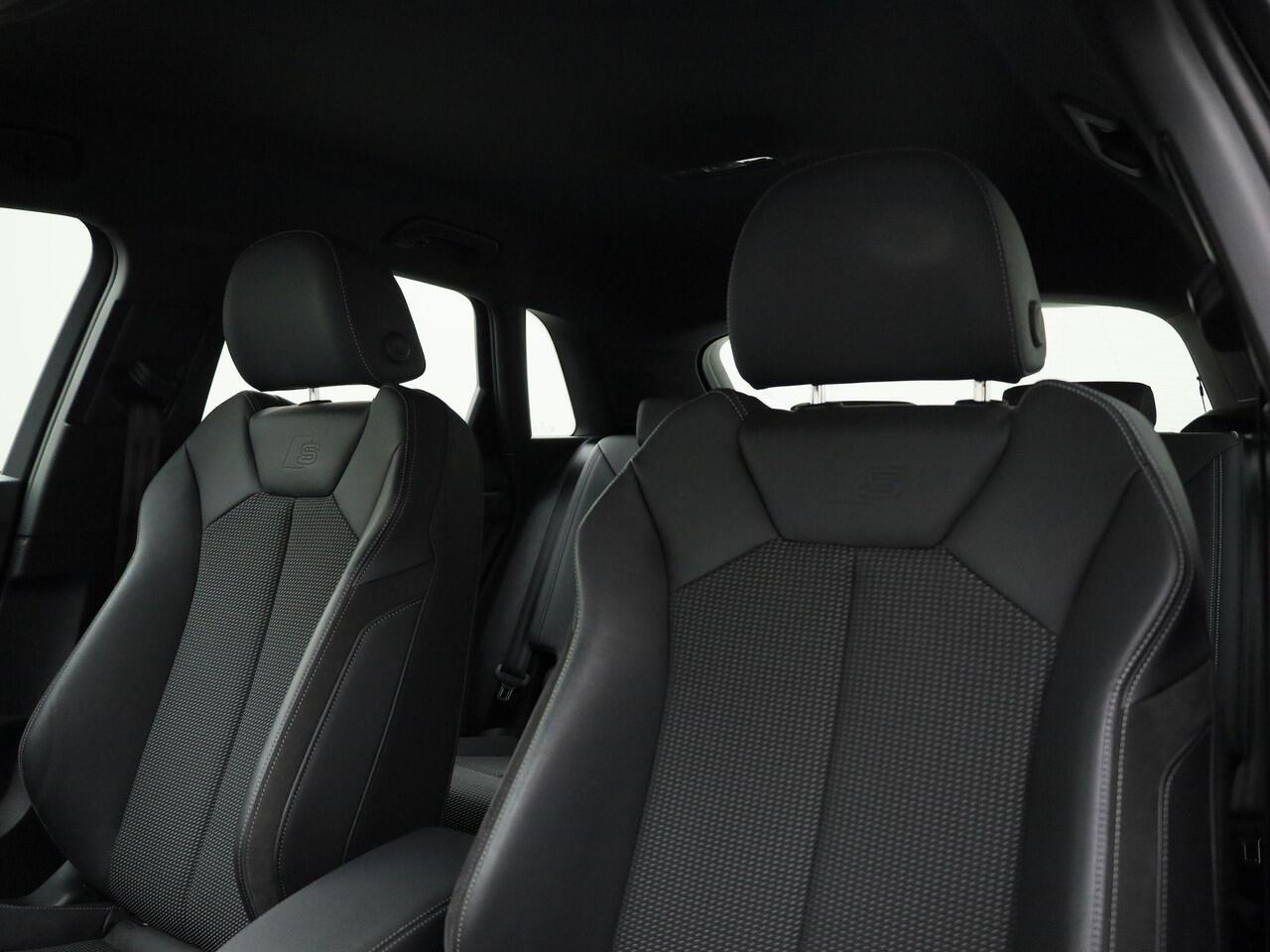 Audi Q3 40 TFSI 190pk quattro S Line · Apple/Android Car Play · Leder/stof · Camera + Parkeersensoren · Garantie t/m 28-01-2026 of 100000