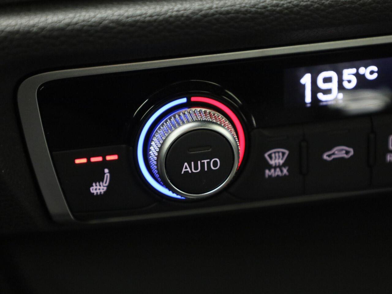 Audi Q3 40 TFSI 190pk quattro S Line · Apple/Android Car Play · Leder/stof · Camera + Parkeersensoren · Garantie t/m 28-01-2026 of 100000