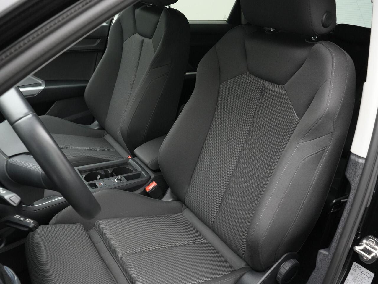 Audi Q3 45 TFSI e 245 pk Advanced edition | Stoelverwarming | Navigatie | Parkeersensoren voor/achter | Standkachel | 18 inch