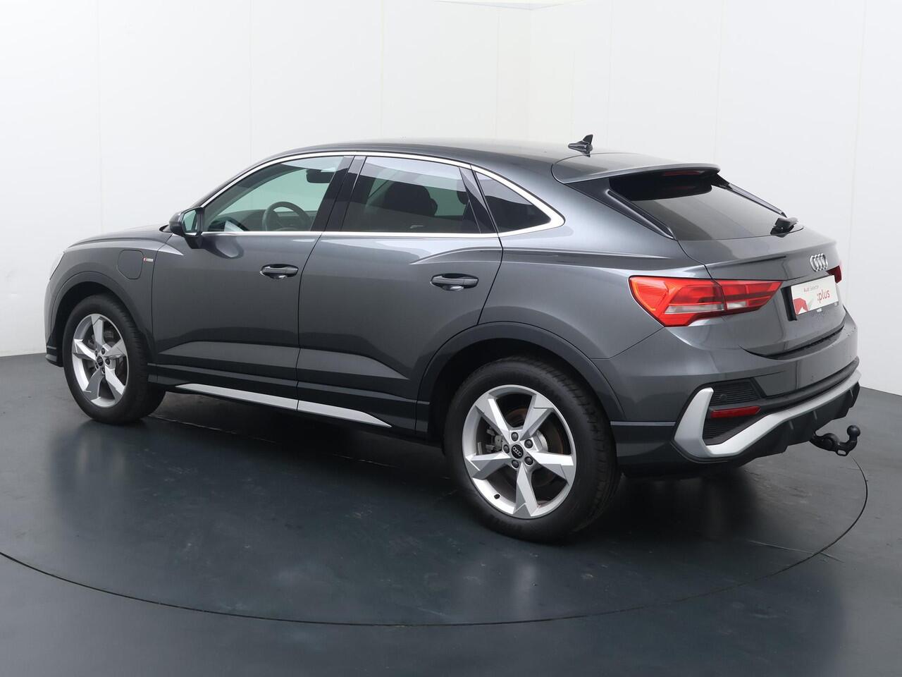 Audi Q3 Sportback 45 TFSI e S Edition | 245 PK | SoH 83% | Trekhaak | Navigatiesysteem | Adaptive cruise control | S line |