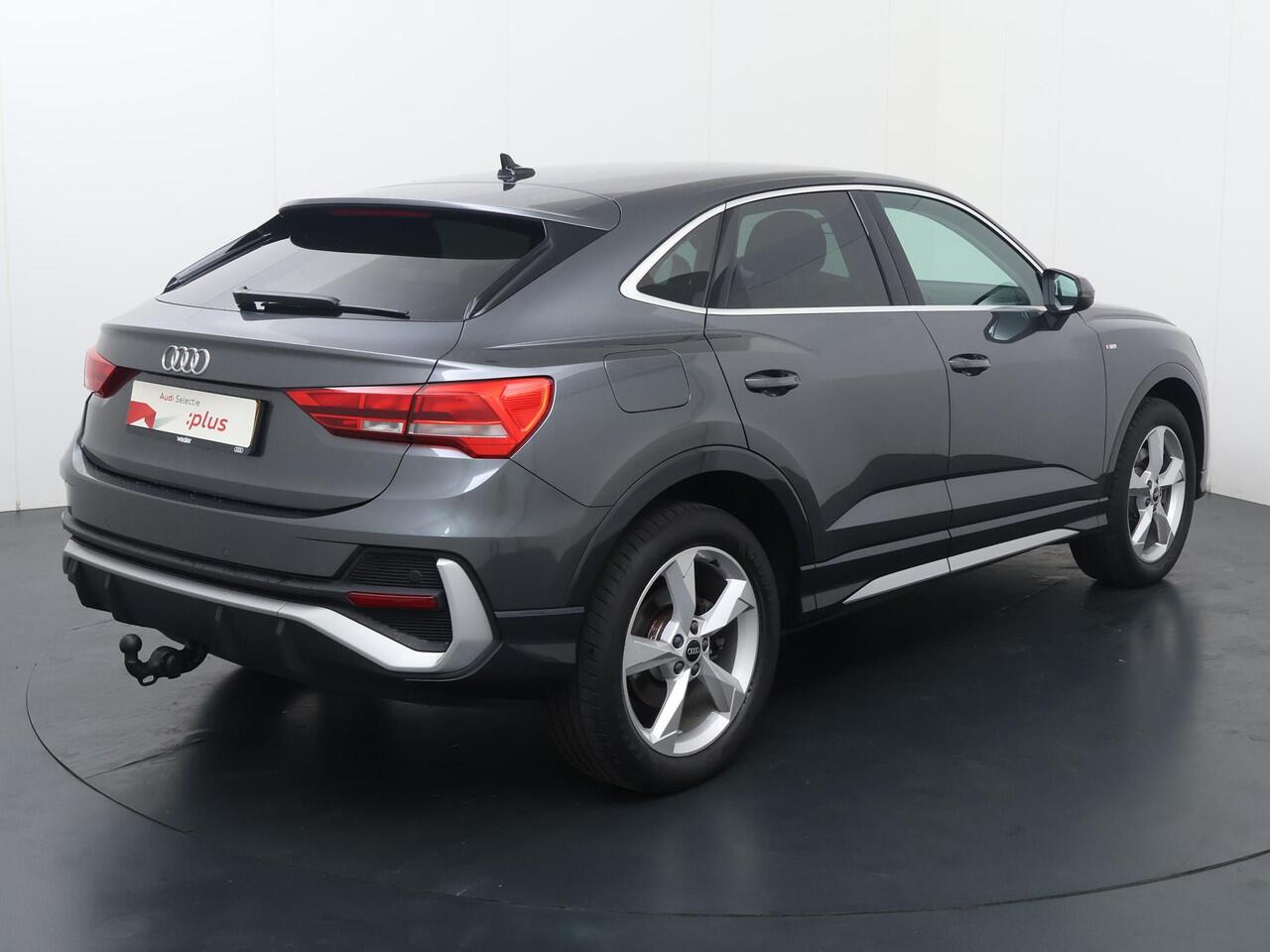 Audi Q3 Sportback 45 TFSI e S Edition | 245 PK | SoH 83% | Trekhaak | Navigatiesysteem | Adaptive cruise control | S line |