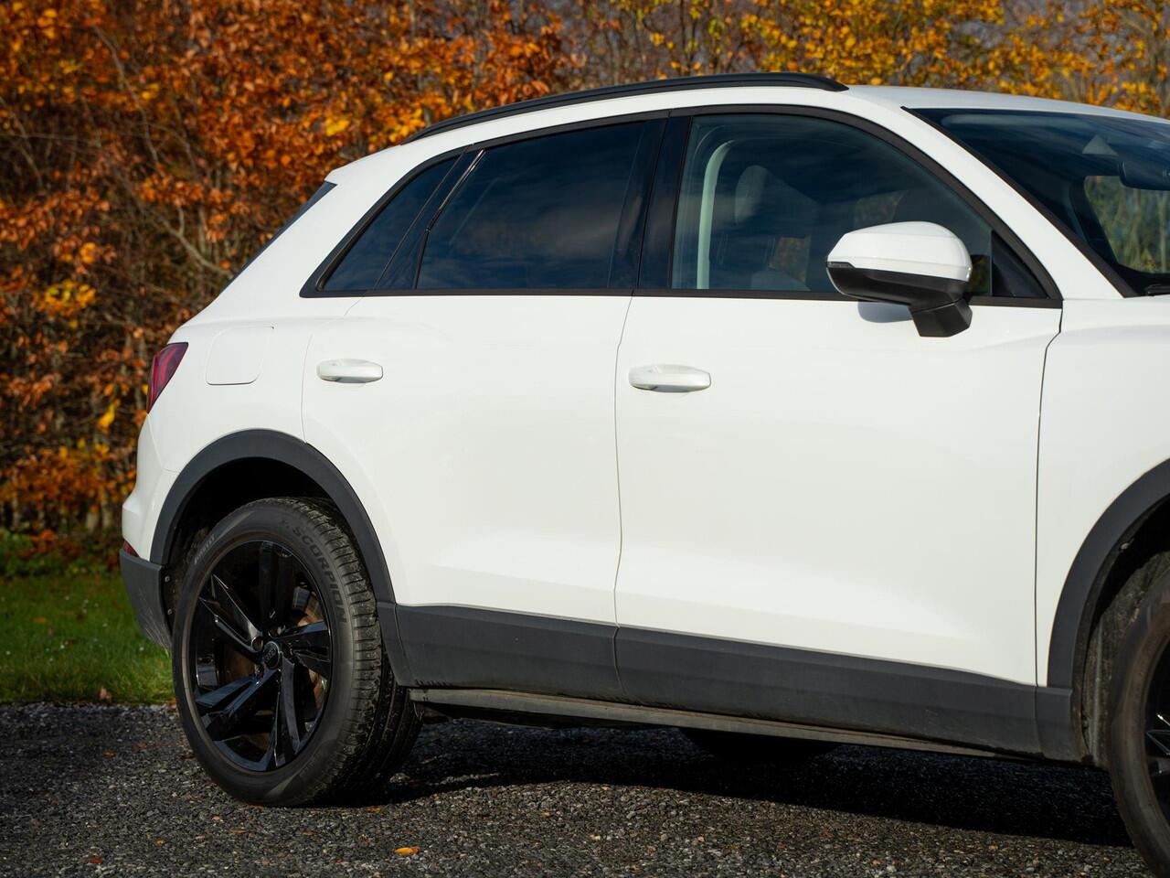 Audi Q3 45 TFSI e // cruise control // start/stop // 20"