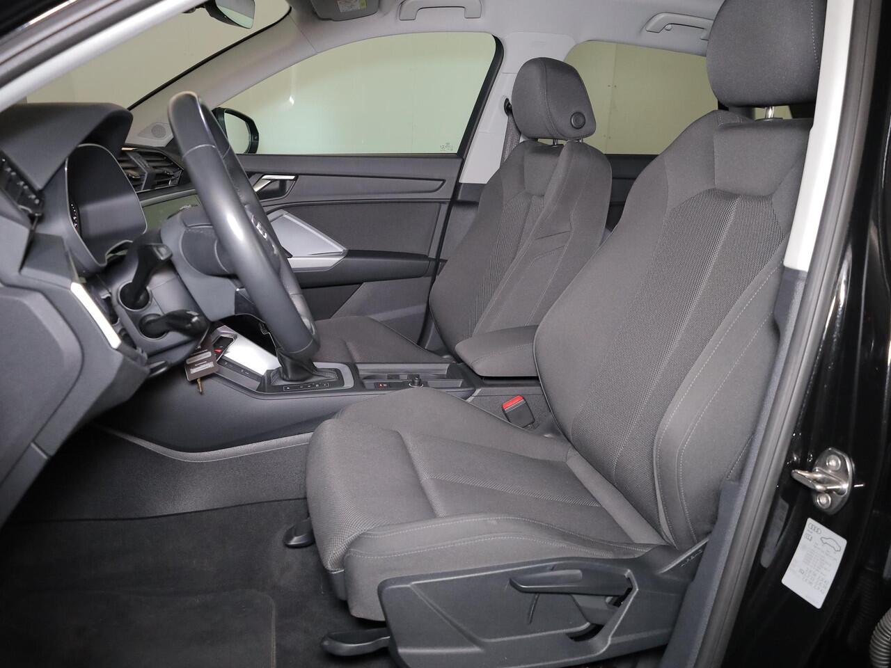 Audi Q3 45 TFSI e Business Edition 245 pk S-tronic| Navigatie | Parkeersensoren | Achteruitrijcamera | Stoelverwarming | Apple Carplay/Android Auto |