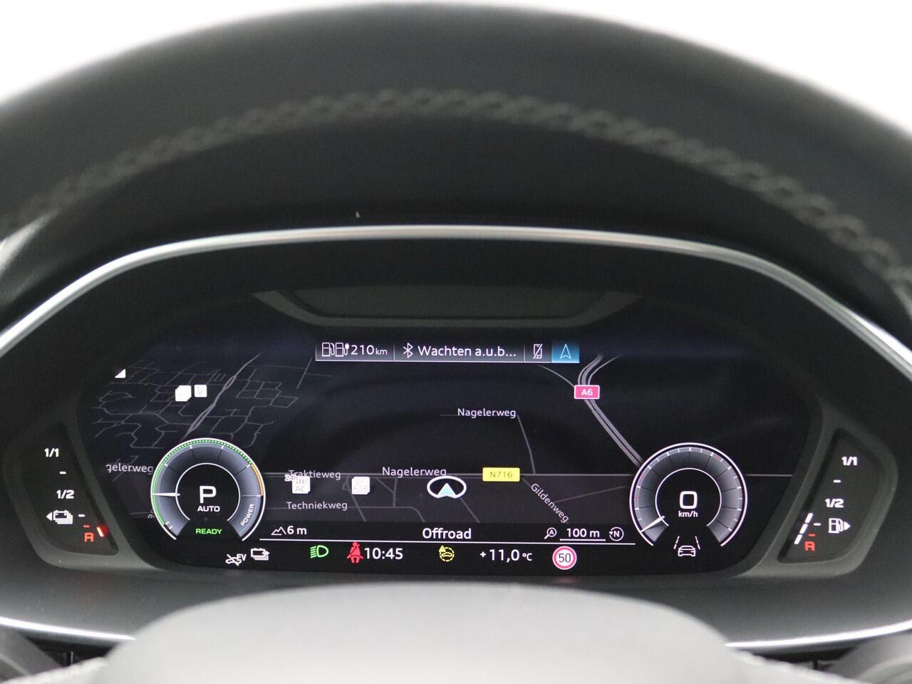 Audi Q3 Sportback 45 TFSI e S Edition 245PK S-Tronic SOH 89%, S-line, Pano-Schuifdak, Trekhaak, Adaptieve Cruise Controle, PDC voor en achter, Stoelverwarming, 19" LM Velgen, Navi, Clima